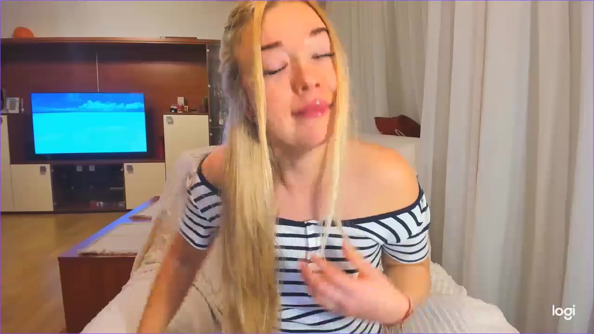 Gallery image thumbnail from FlamingoDream's myfreecams stream on, 11/27/2024, 01:52 image 20 of 20