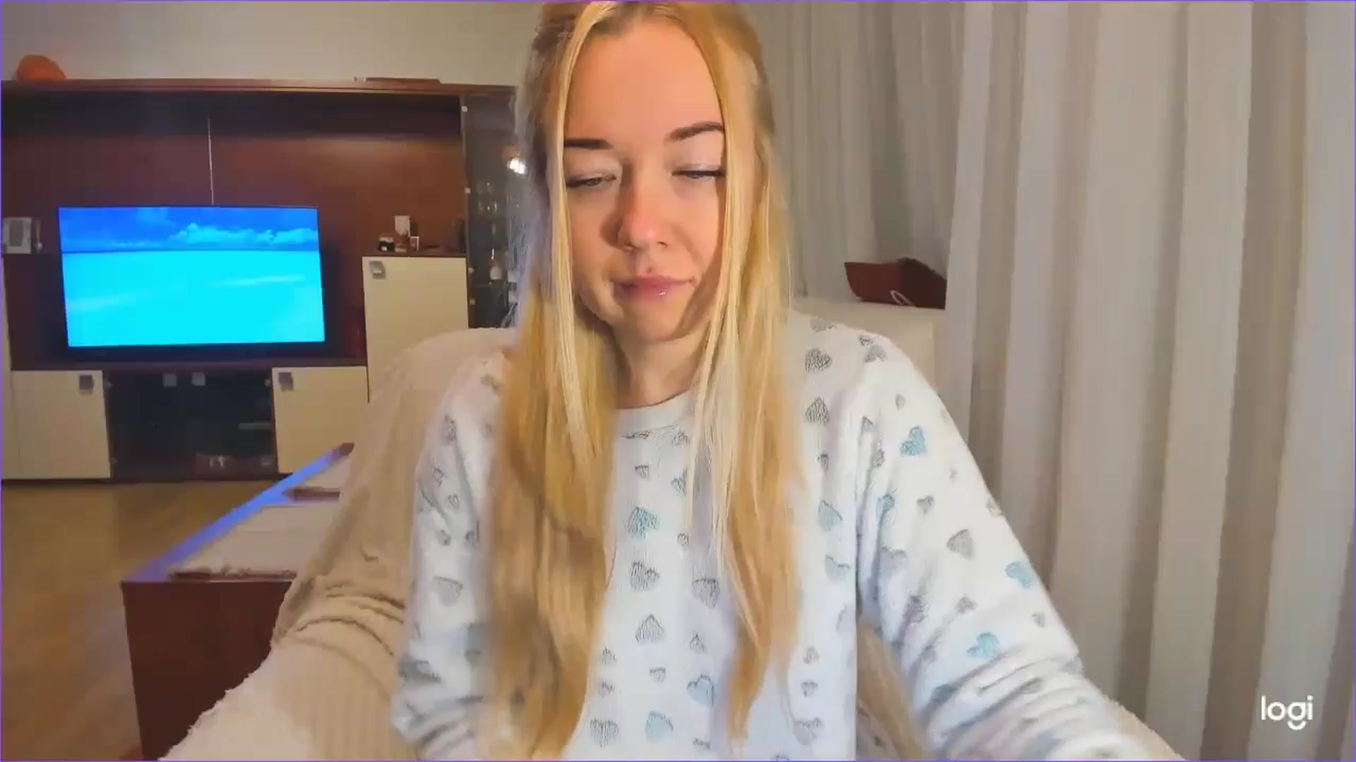 Gallery image thumbnail from FlamingoDream's myfreecams stream on, 11/27/2024, 03:39 image 8 of 20