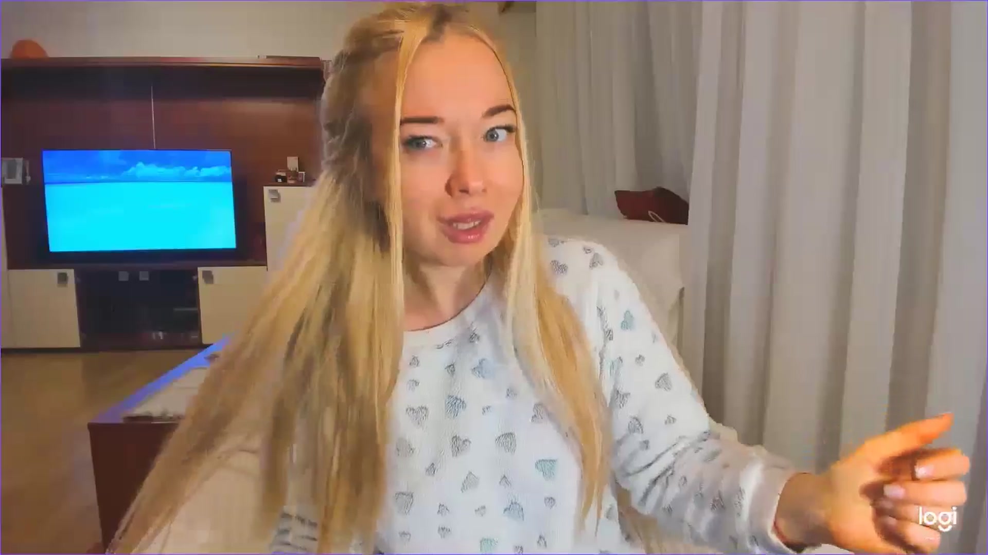 Gallery image thumbnail from FlamingoDream's myfreecams stream on, 11/27/2024, 03:39 image 13 of 20