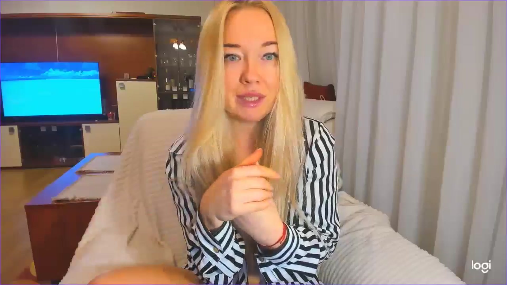 Gallery image thumbnail from FlamingoDream's myfreecams stream on, 11/28/2024, 03:39 image 2 of 20