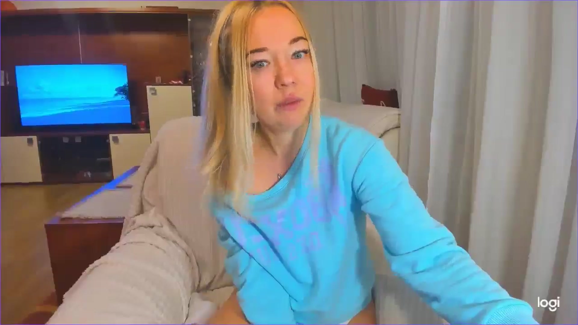 Gallery image thumbnail from FlamingoDream's myfreecams stream on, 11/29/2024, 24:57 image 14 of 20
