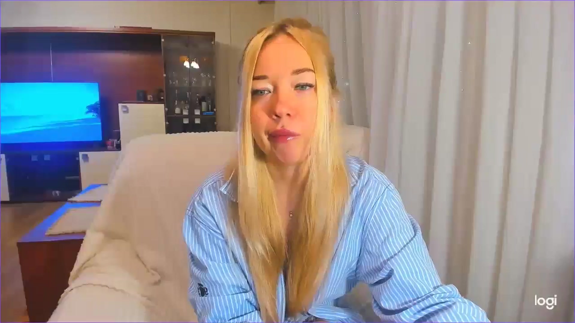 Gallery image thumbnail from FlamingoDream's myfreecams stream on, 12/02/2024, 21:47 image 11 of 20