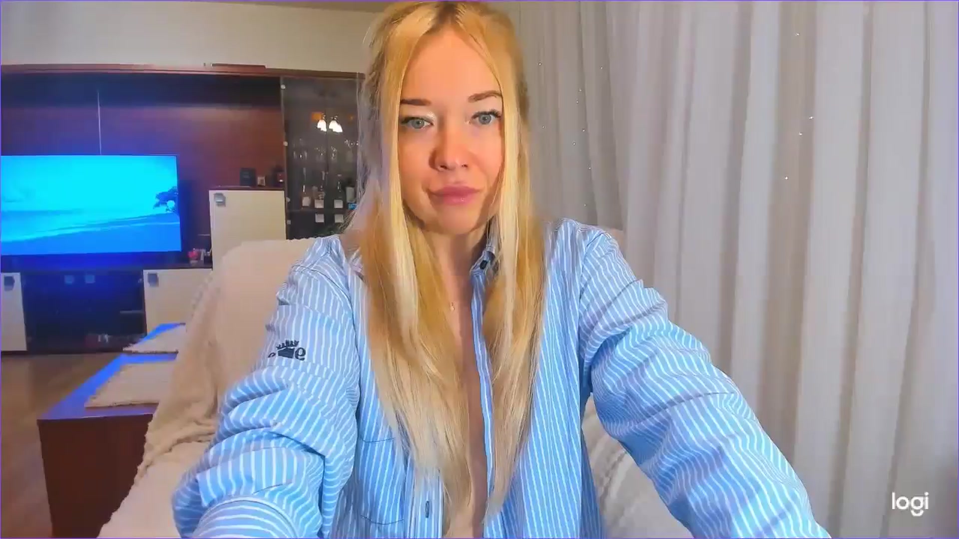 Gallery image thumbnail from FlamingoDream's myfreecams stream on, 12/02/2024, 23:47 image 14 of 20