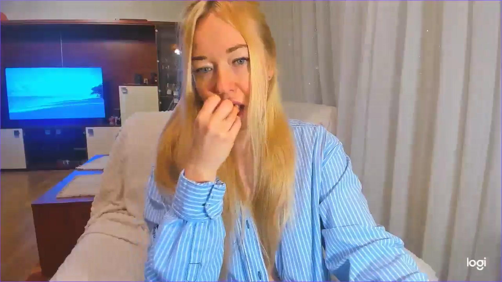 Gallery image thumbnail from FlamingoDream's myfreecams stream on, 12/02/2024, 23:47 image 9 of 20