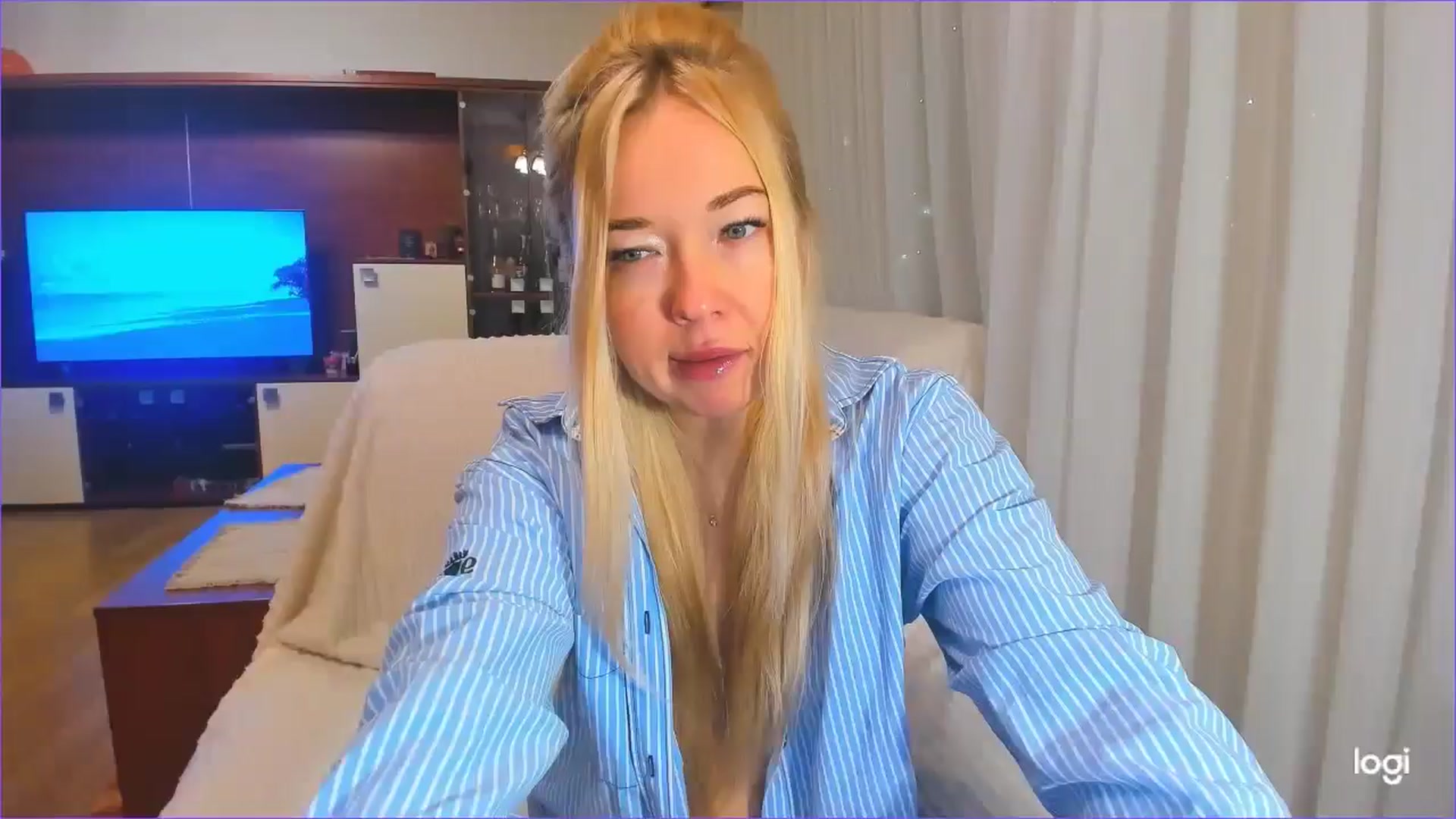 Gallery image thumbnail from FlamingoDream's myfreecams stream on, 12/02/2024, 23:47 image 1 of 20