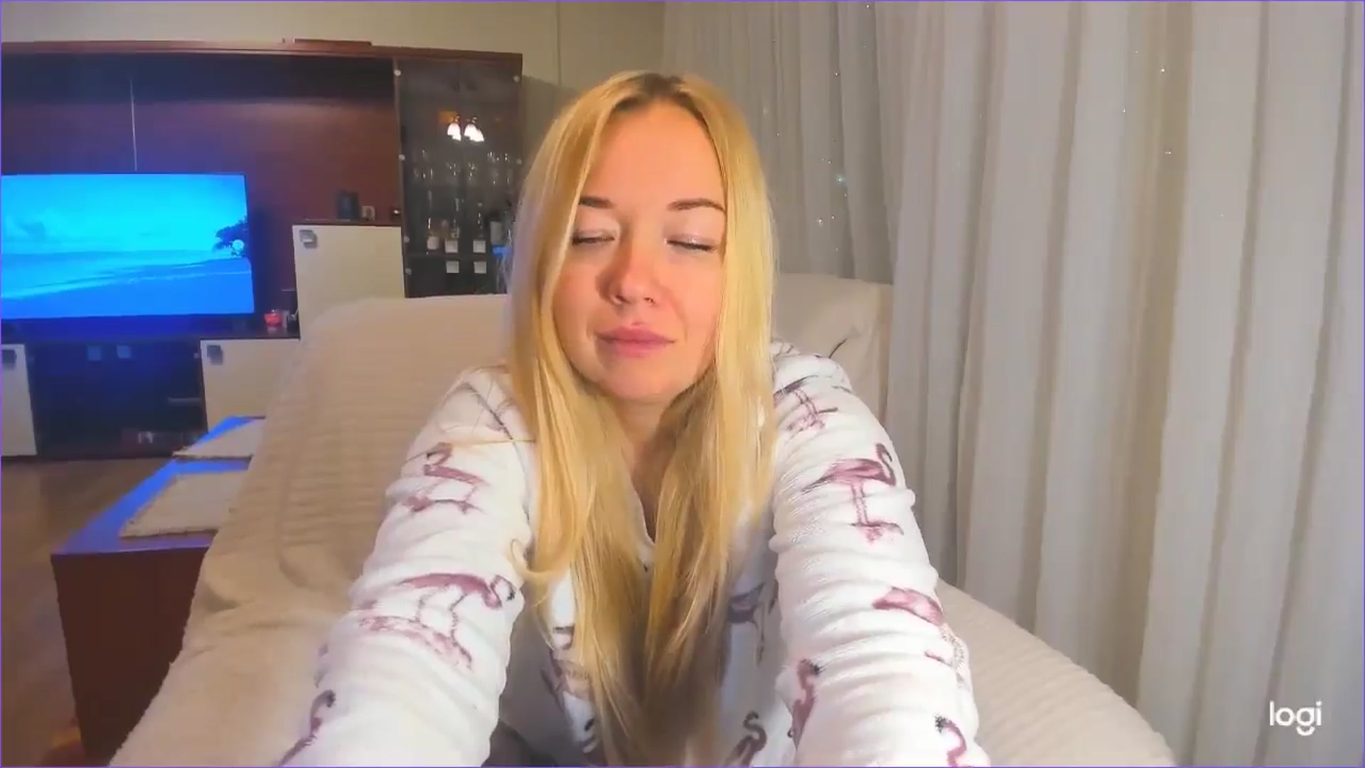 Gallery image thumbnail from FlamingoDream's myfreecams stream on, 12/03/2024, 03:16 image 20 of 20