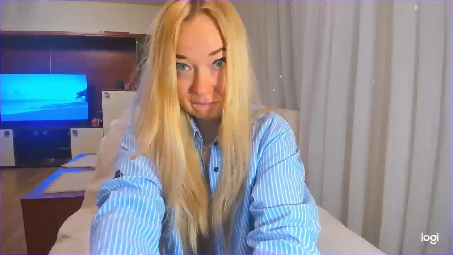 Gallery image thumbnail from FlamingoDream's myfreecams stream on, 12/03/2024, 03:16 image 12 of 20