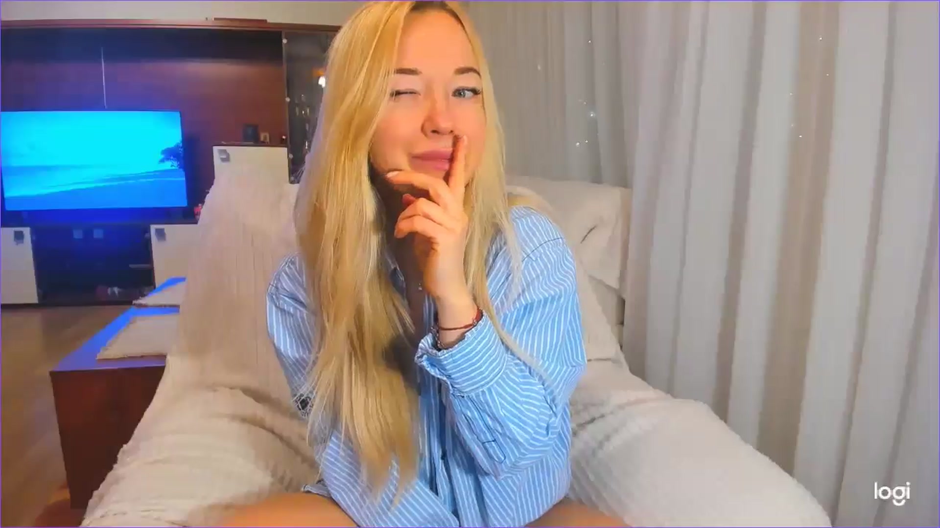Gallery image thumbnail from FlamingoDream's myfreecams stream on, 12/03/2024, 03:16 image 8 of 20