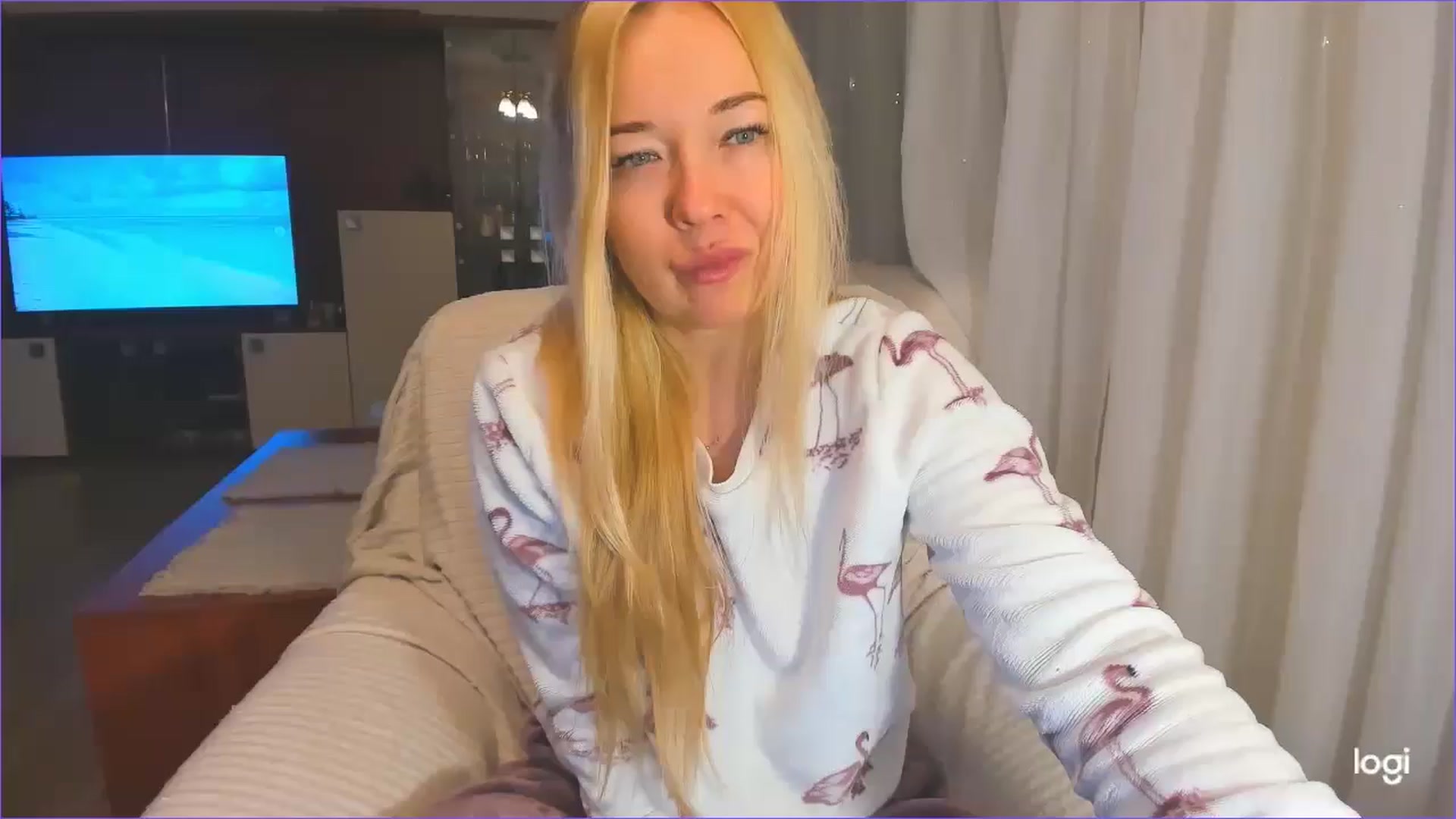Gallery image thumbnail from FlamingoDream's myfreecams stream on, 12/04/2024, 01:48 image 9 of 20