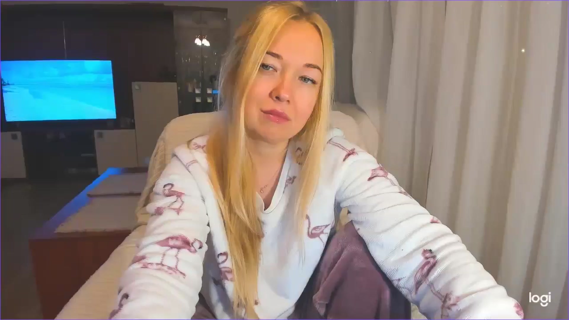 Gallery image thumbnail from FlamingoDream's myfreecams stream on, 12/04/2024, 01:48 image 12 of 20