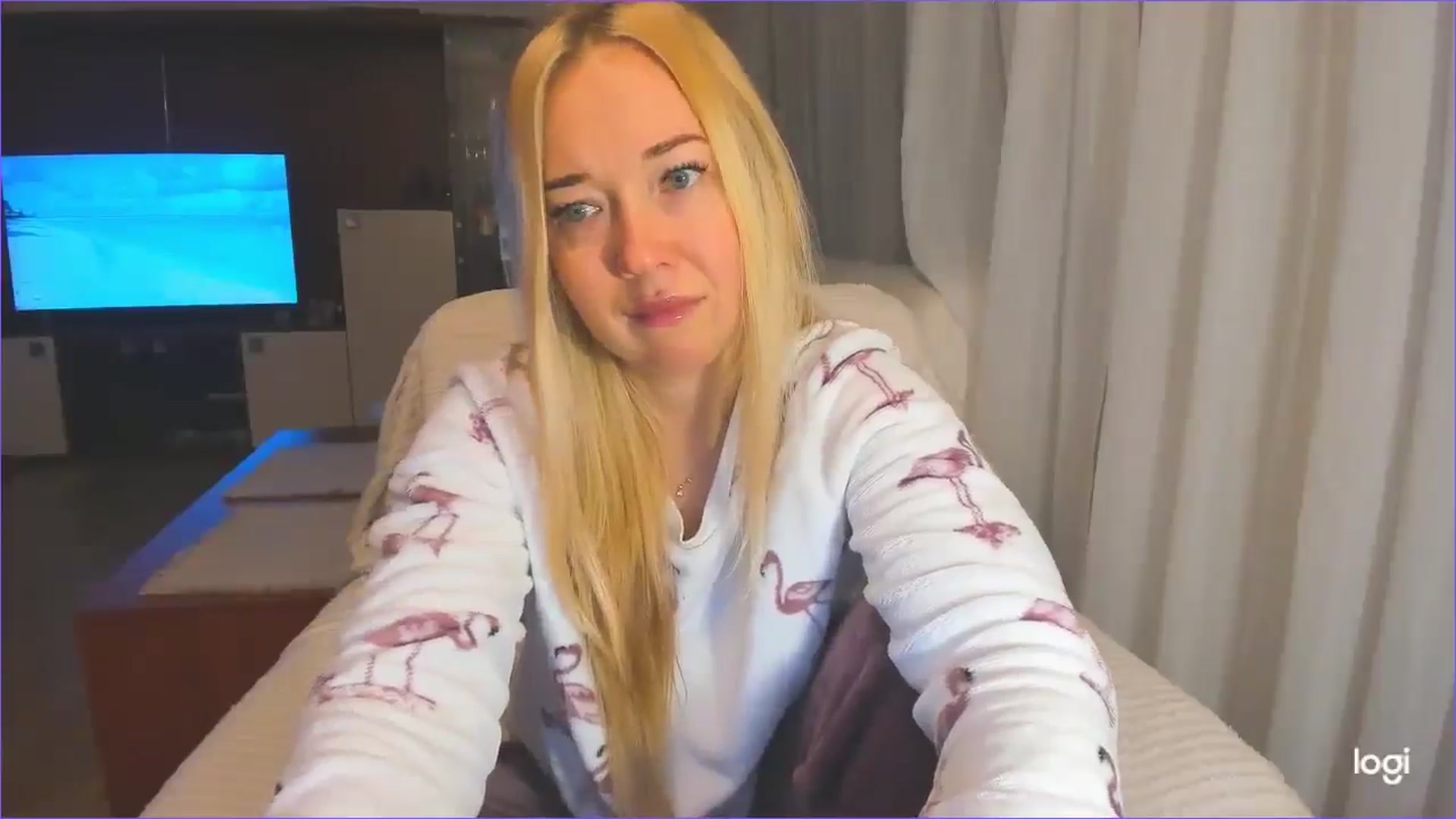 Gallery image thumbnail from FlamingoDream's myfreecams stream on, 12/04/2024, 01:48 image 10 of 20