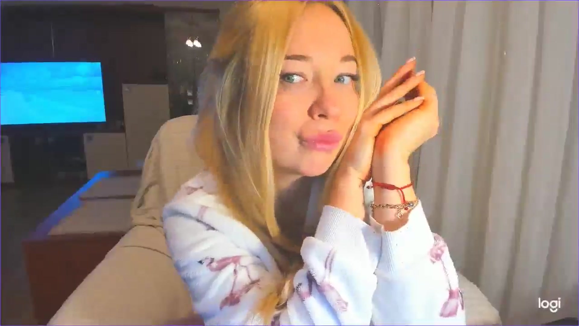 Gallery image thumbnail from FlamingoDream's myfreecams stream on, 12/04/2024, 01:48 image 4 of 20