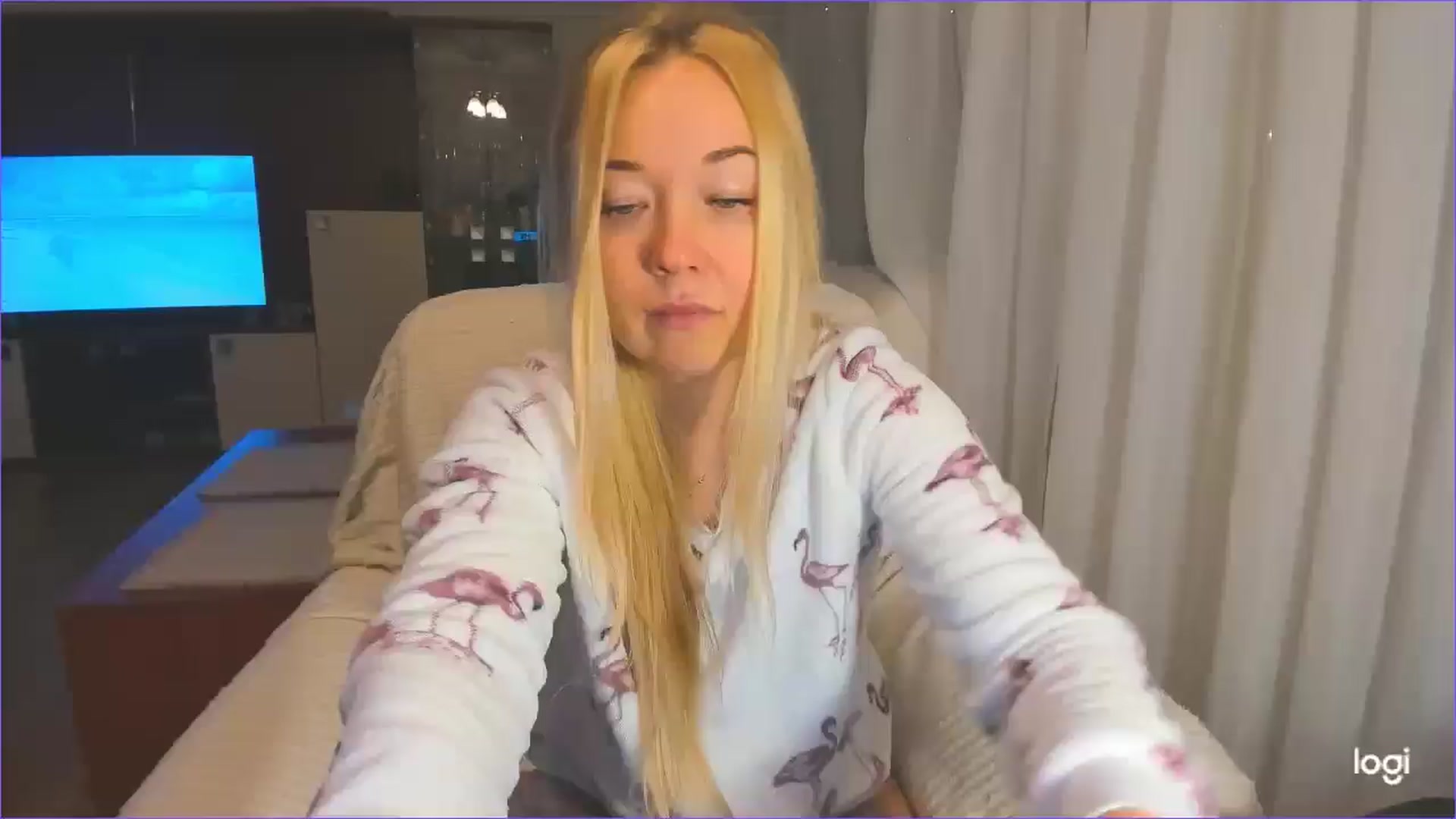Gallery image thumbnail from FlamingoDream's myfreecams stream on, 12/04/2024, 01:48 image 5 of 20