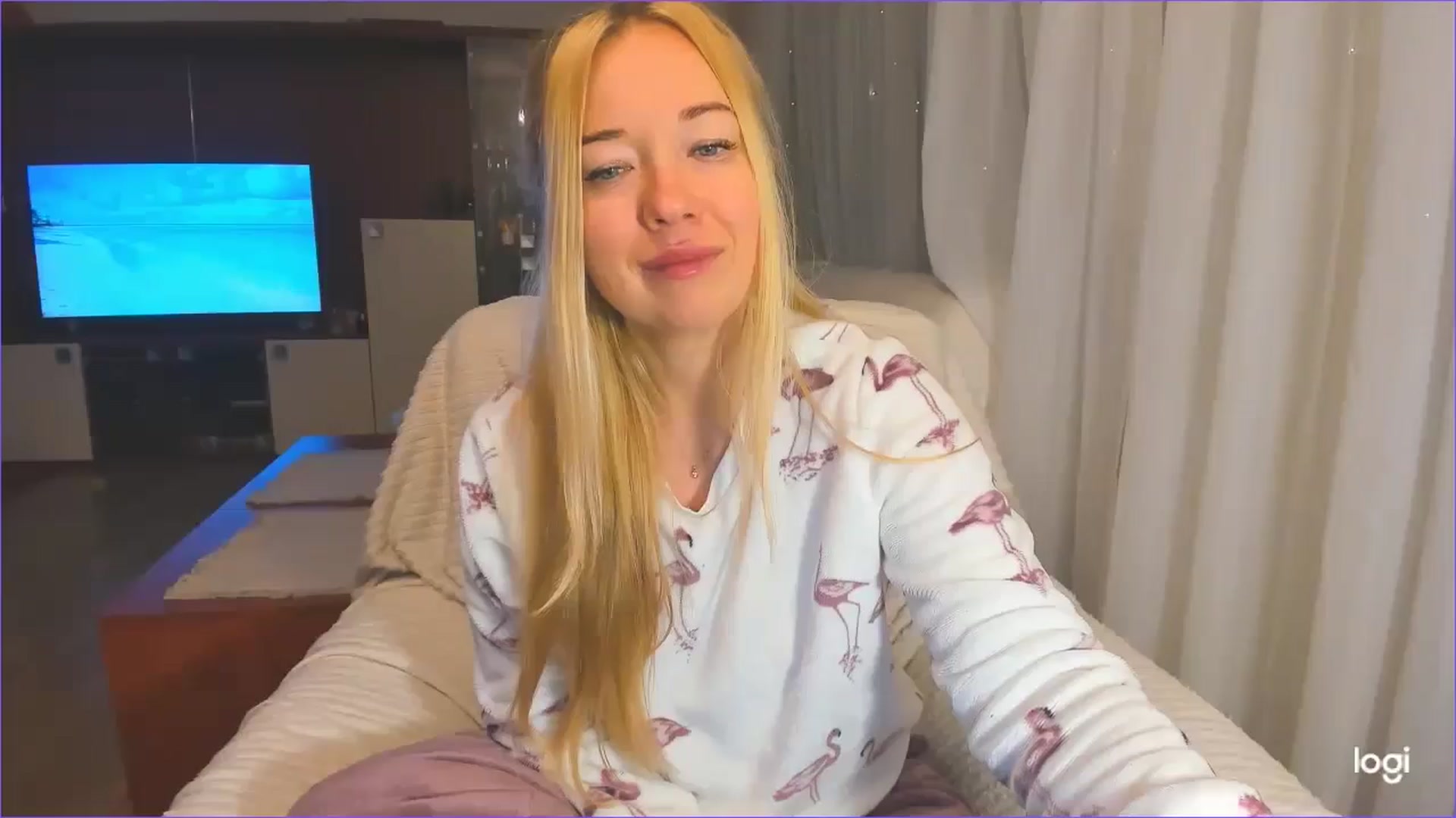 Gallery image thumbnail from FlamingoDream's myfreecams stream on, 12/04/2024, 03:18 image 14 of 20