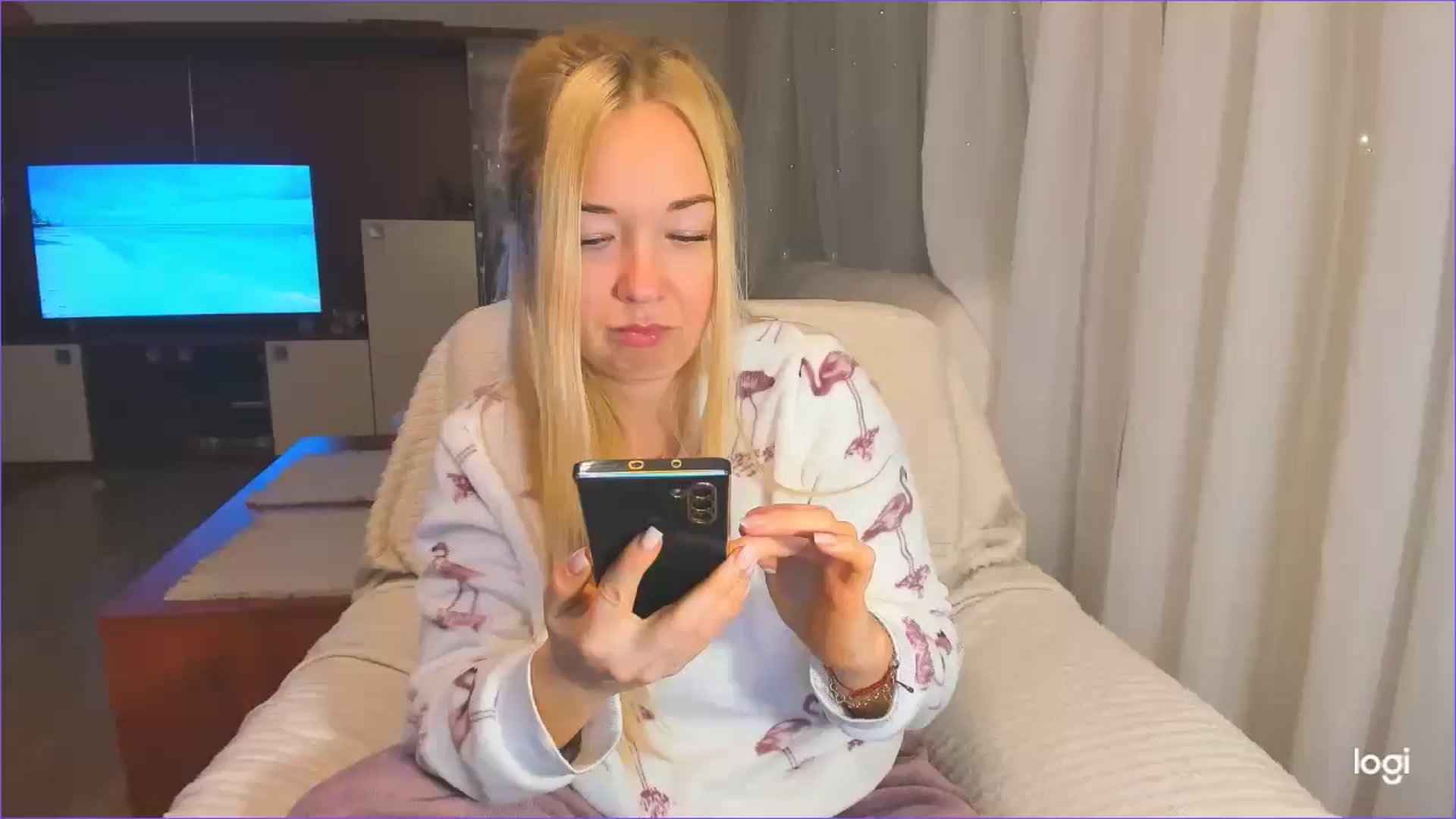 Gallery image thumbnail from FlamingoDream's myfreecams stream on, 12/04/2024, 03:18 image 15 of 20