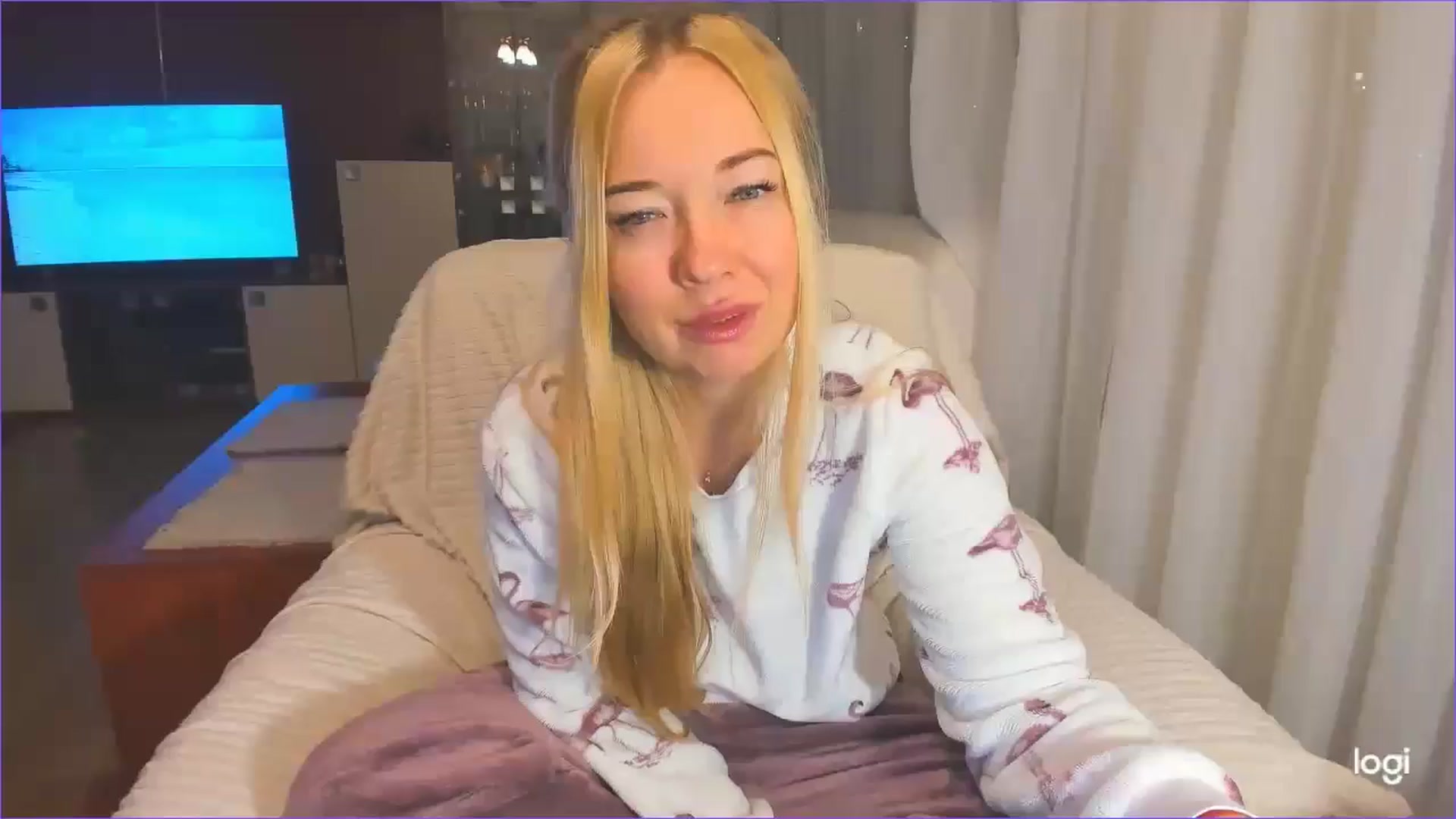 Gallery image thumbnail from FlamingoDream's myfreecams stream on, 12/04/2024, 03:18 image 11 of 20