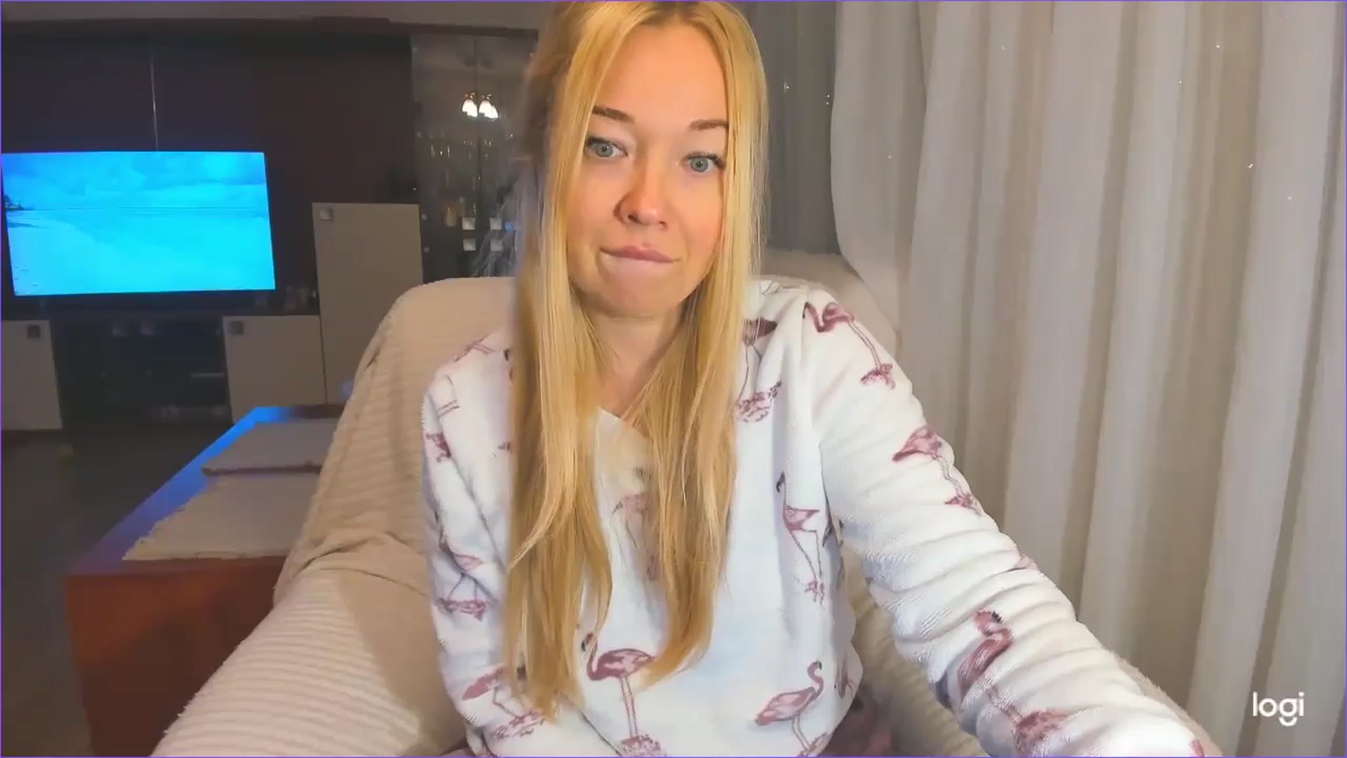 Gallery image thumbnail from FlamingoDream's myfreecams stream on, 12/04/2024, 04:26 image 15 of 20