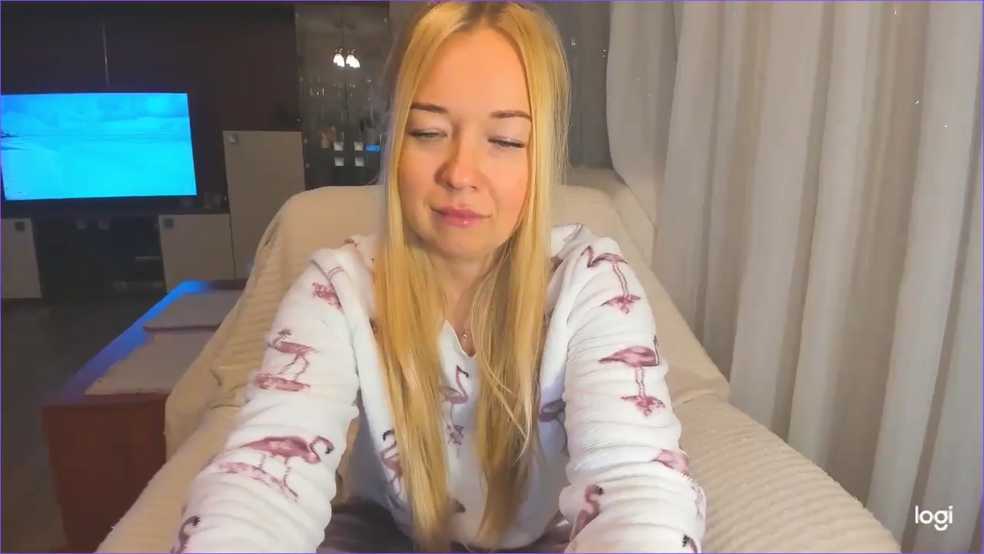 Gallery image thumbnail from FlamingoDream's myfreecams stream on, 12/04/2024, 04:26 image 3 of 20