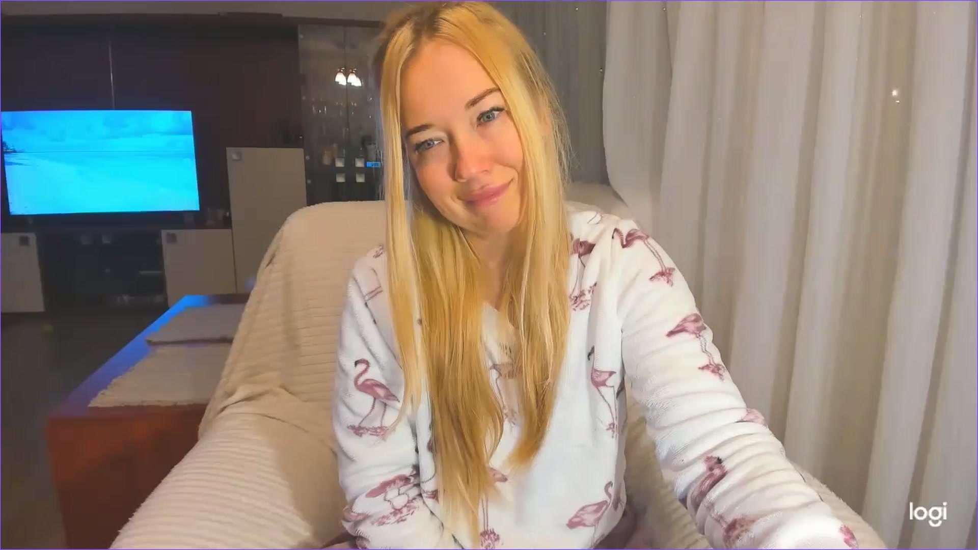 Gallery image thumbnail from FlamingoDream's myfreecams stream on, 12/04/2024, 04:26 image 17 of 20