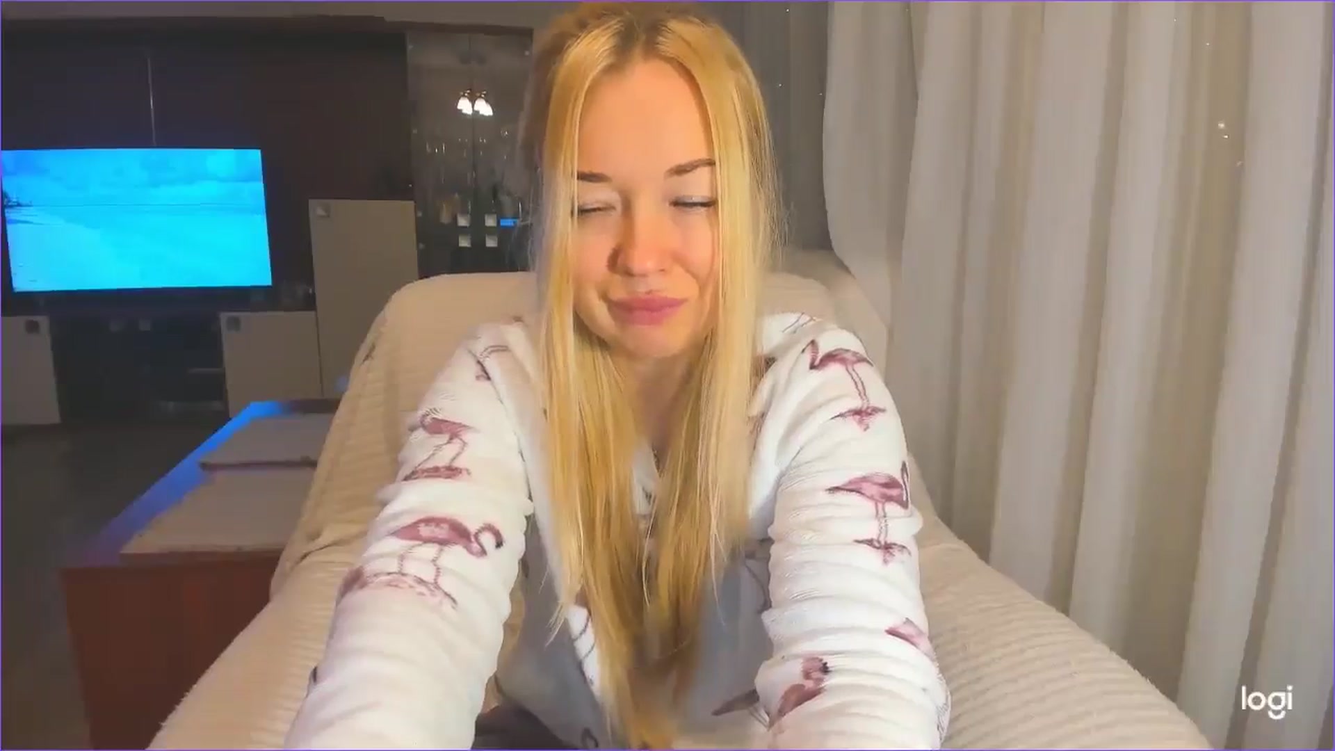Gallery image thumbnail from FlamingoDream's myfreecams stream on, 12/04/2024, 04:26 image 20 of 20