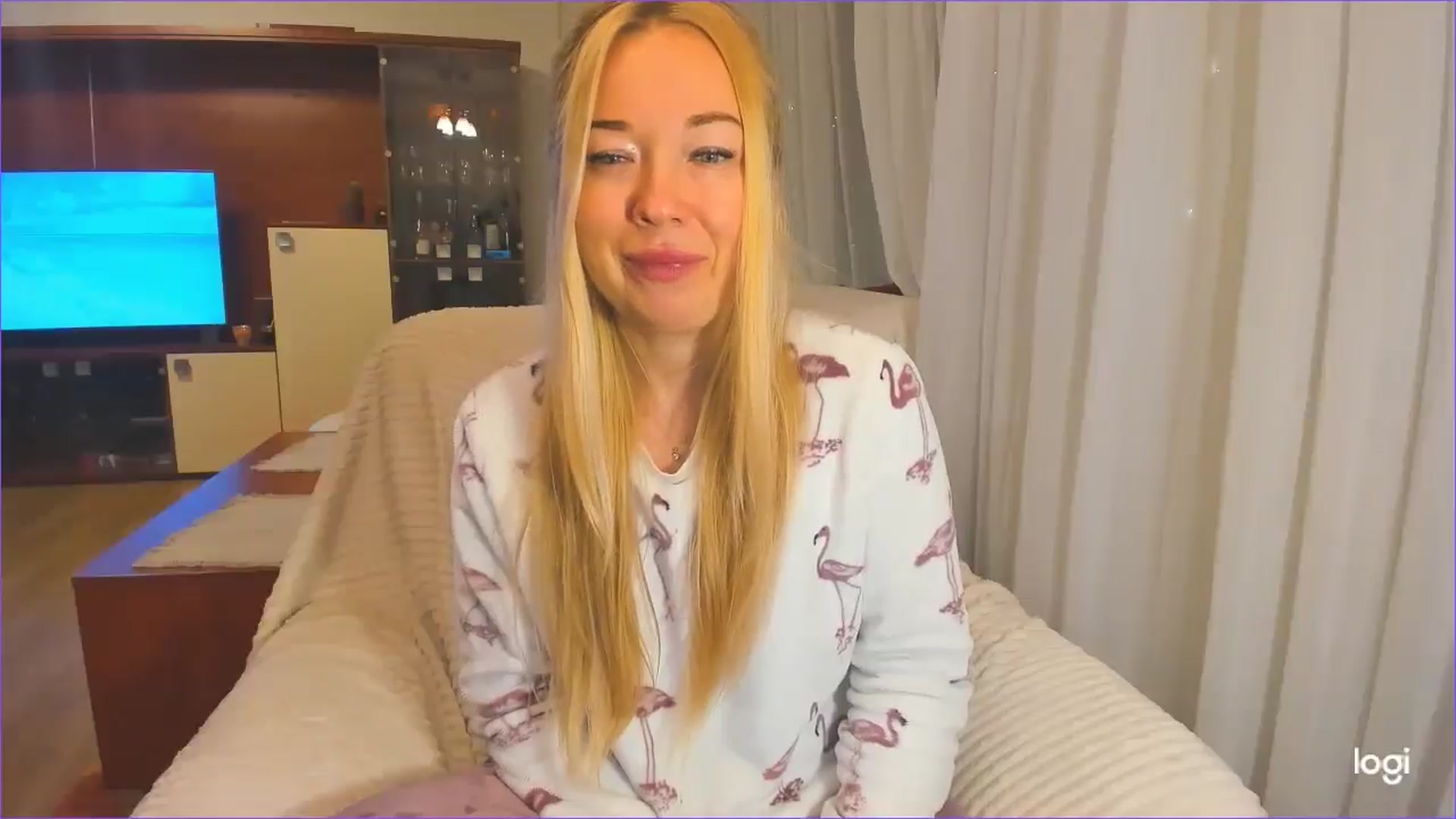 Gallery image thumbnail from FlamingoDream's myfreecams stream on, 12/05/2024, 03:03 image 14 of 20