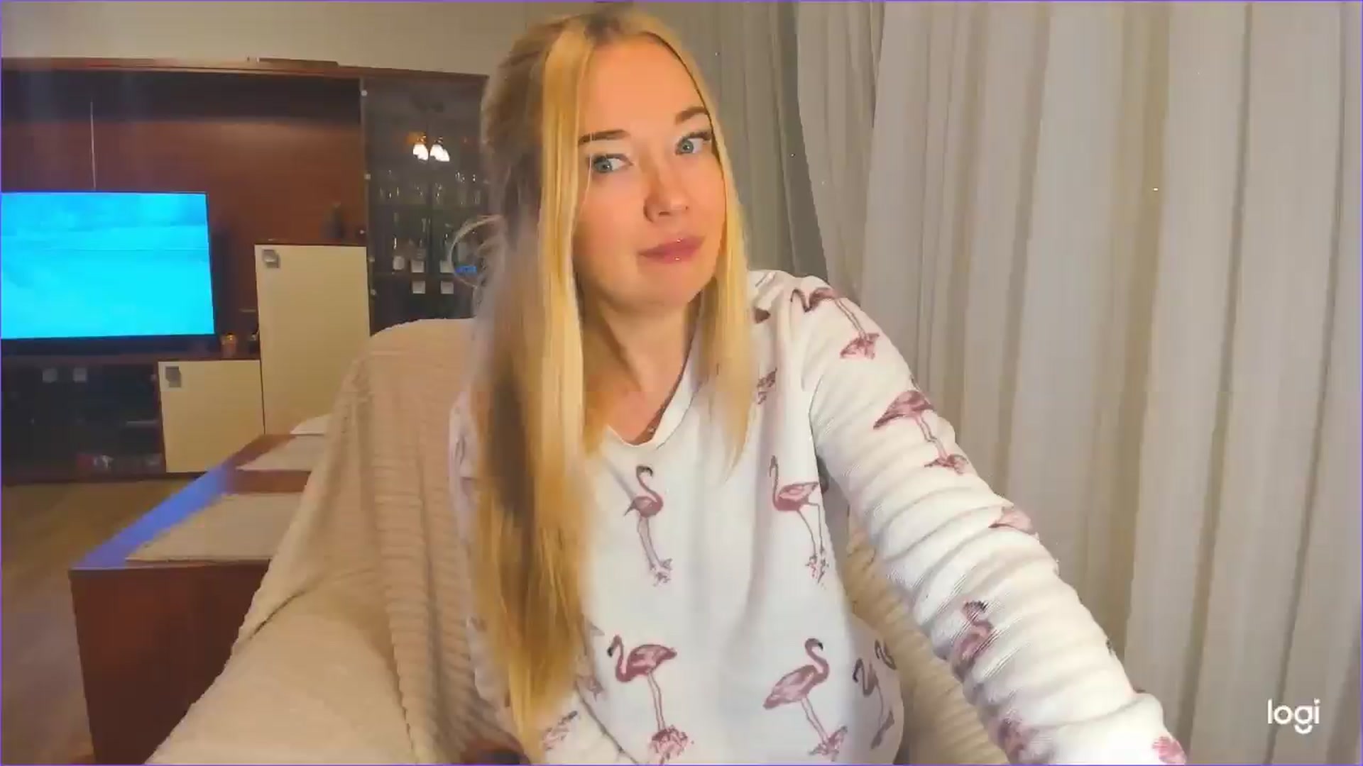 Gallery image thumbnail from FlamingoDream's myfreecams stream on, 12/05/2024, 03:03 image 18 of 20