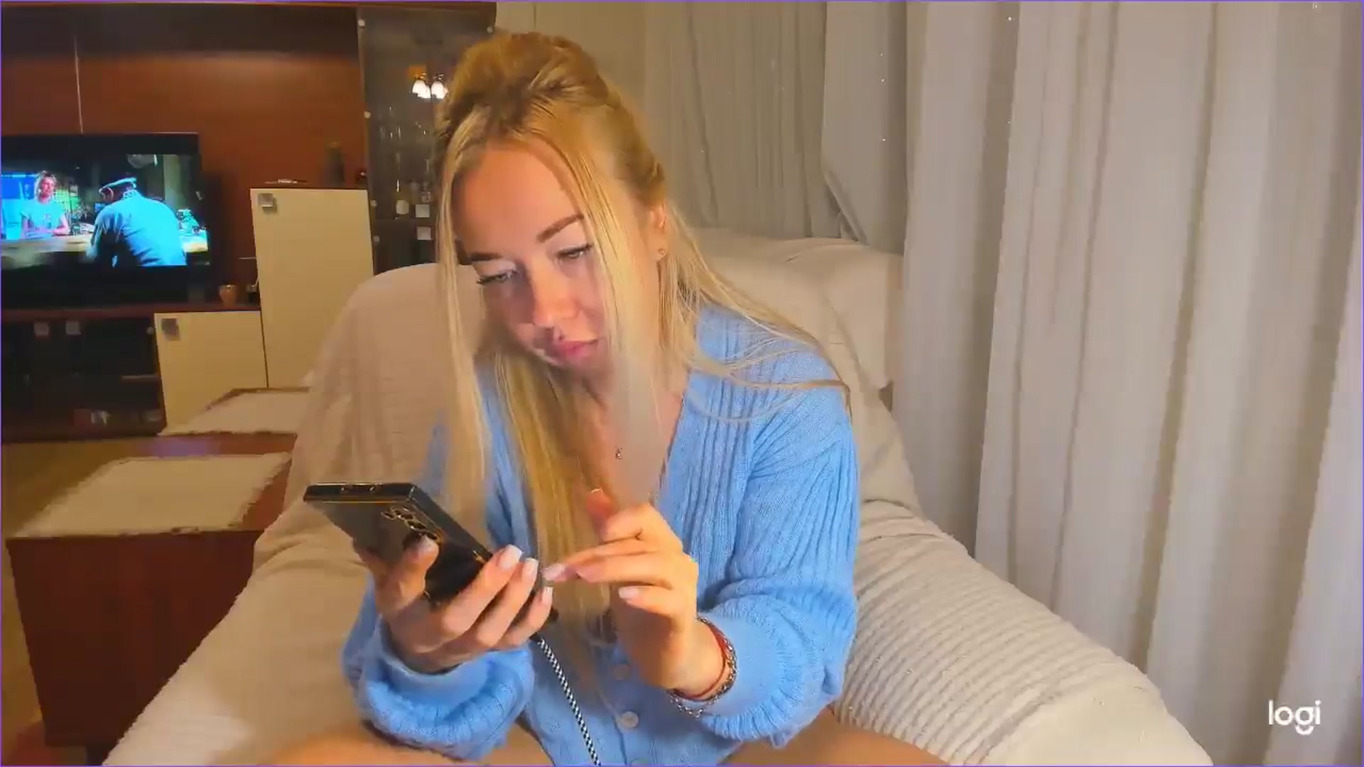 Gallery image thumbnail from FlamingoDream's myfreecams stream on, 12/05/2024, 23:07 image 12 of 20