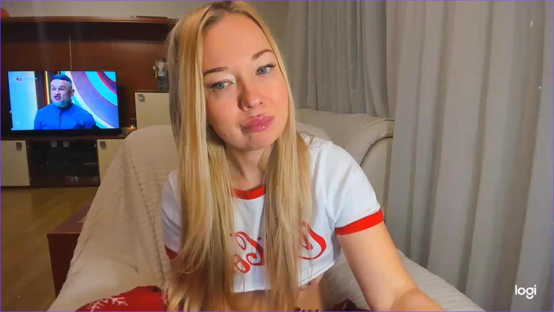 Gallery image thumbnail from FlamingoDream's myfreecams stream on, 12/11/2024, 03:00 image 2 of 20