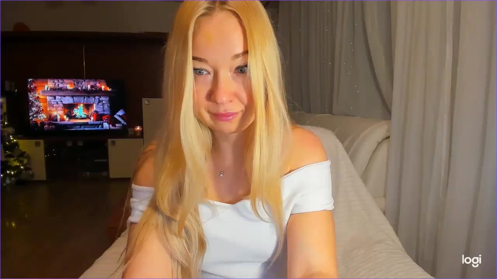 Gallery image thumbnail from FlamingoDream's myfreecams stream on, 12/11/2024, 22:22 image 7 of 20