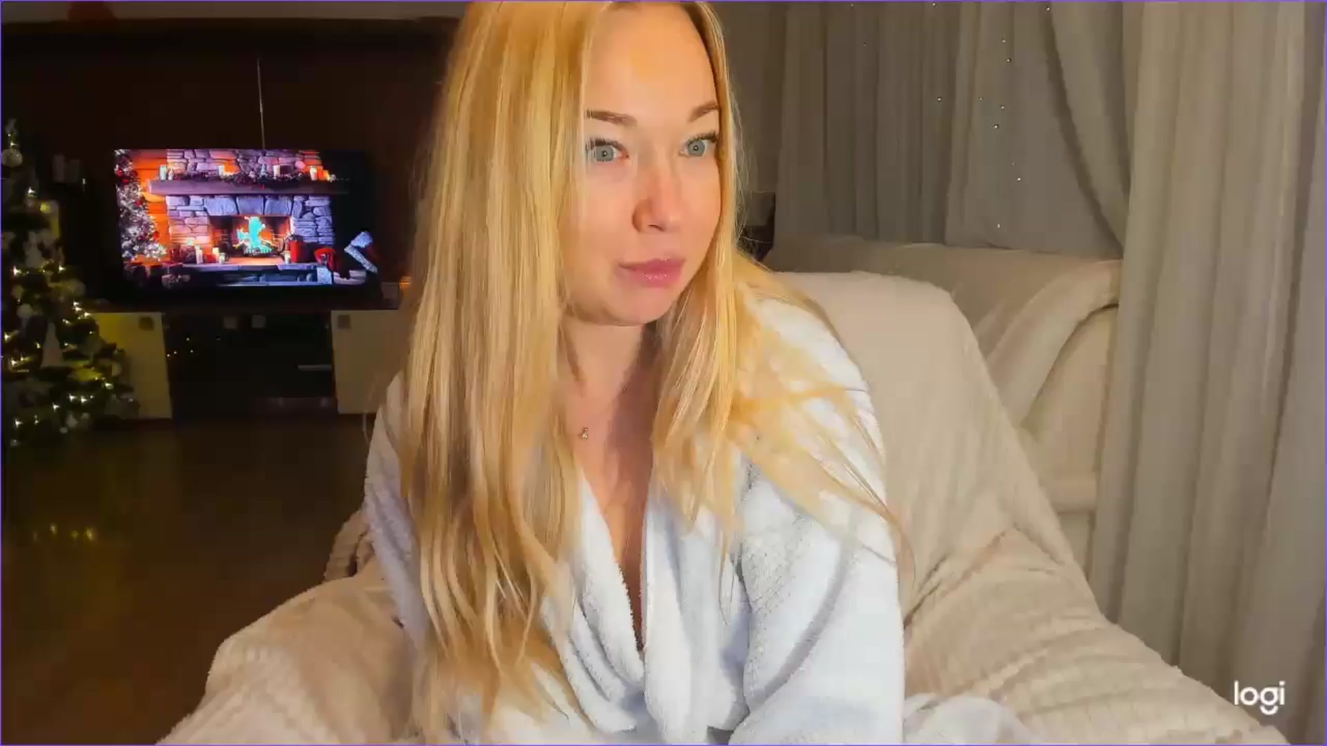 Gallery image thumbnail from FlamingoDream's myfreecams stream on, 12/12/2024, 01:38 image 15 of 20