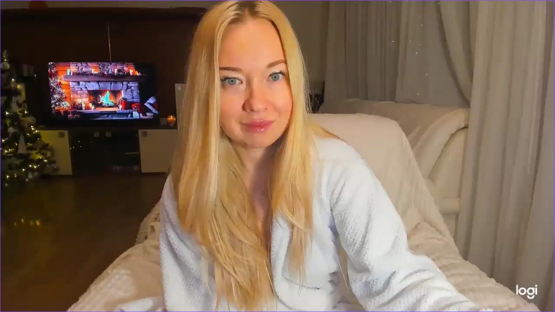 Gallery image thumbnail from FlamingoDream's myfreecams stream on, 12/12/2024, 01:38 image 13 of 20