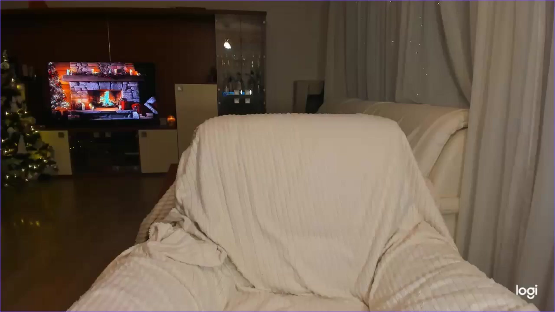 Gallery image thumbnail from FlamingoDream's myfreecams stream on, 12/12/2024, 02:03 image 12 of 20