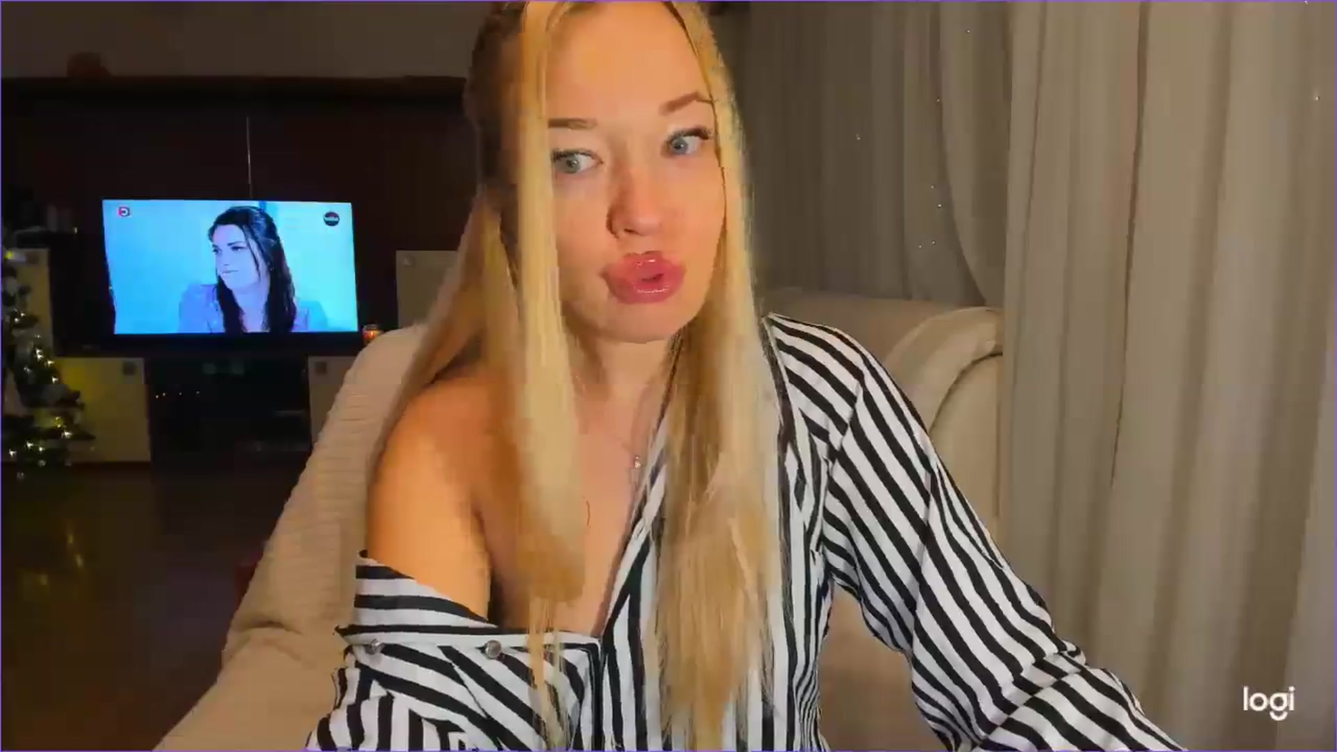 Gallery image thumbnail from FlamingoDream's myfreecams stream on, 12/12/2024, 21:24 image 9 of 20