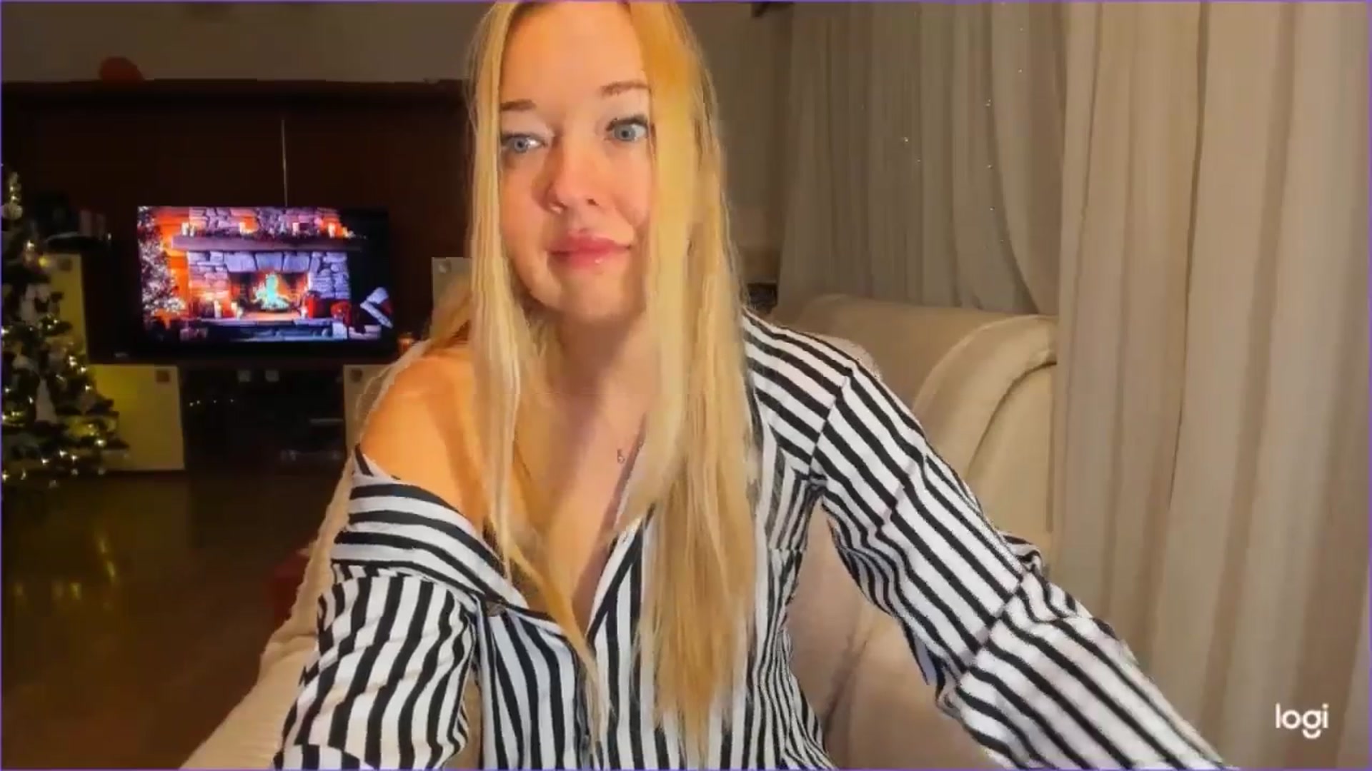 Gallery image thumbnail from FlamingoDream's myfreecams stream on, 12/12/2024, 21:44 image 7 of 20