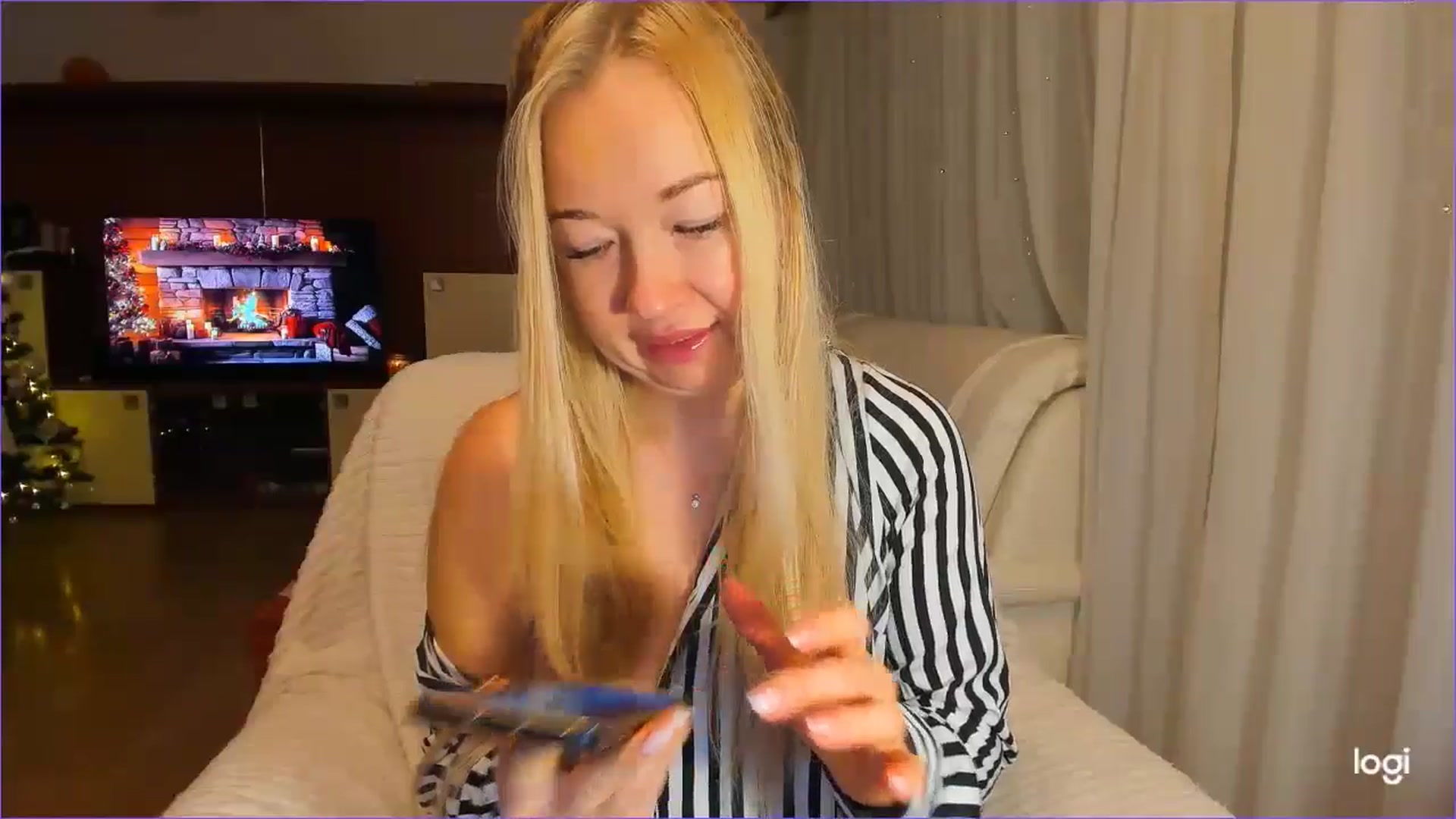 Gallery image thumbnail from FlamingoDream's myfreecams stream on, 12/12/2024, 21:44 image 19 of 20