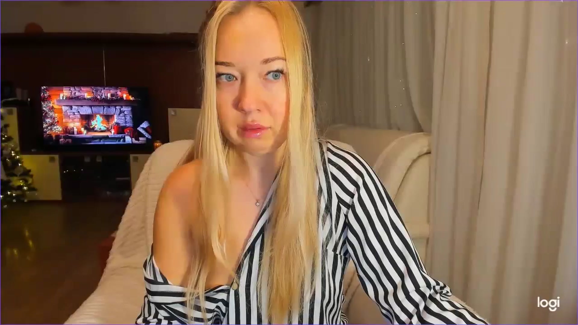 Gallery image thumbnail from FlamingoDream's myfreecams stream on, 12/12/2024, 21:44 image 16 of 20