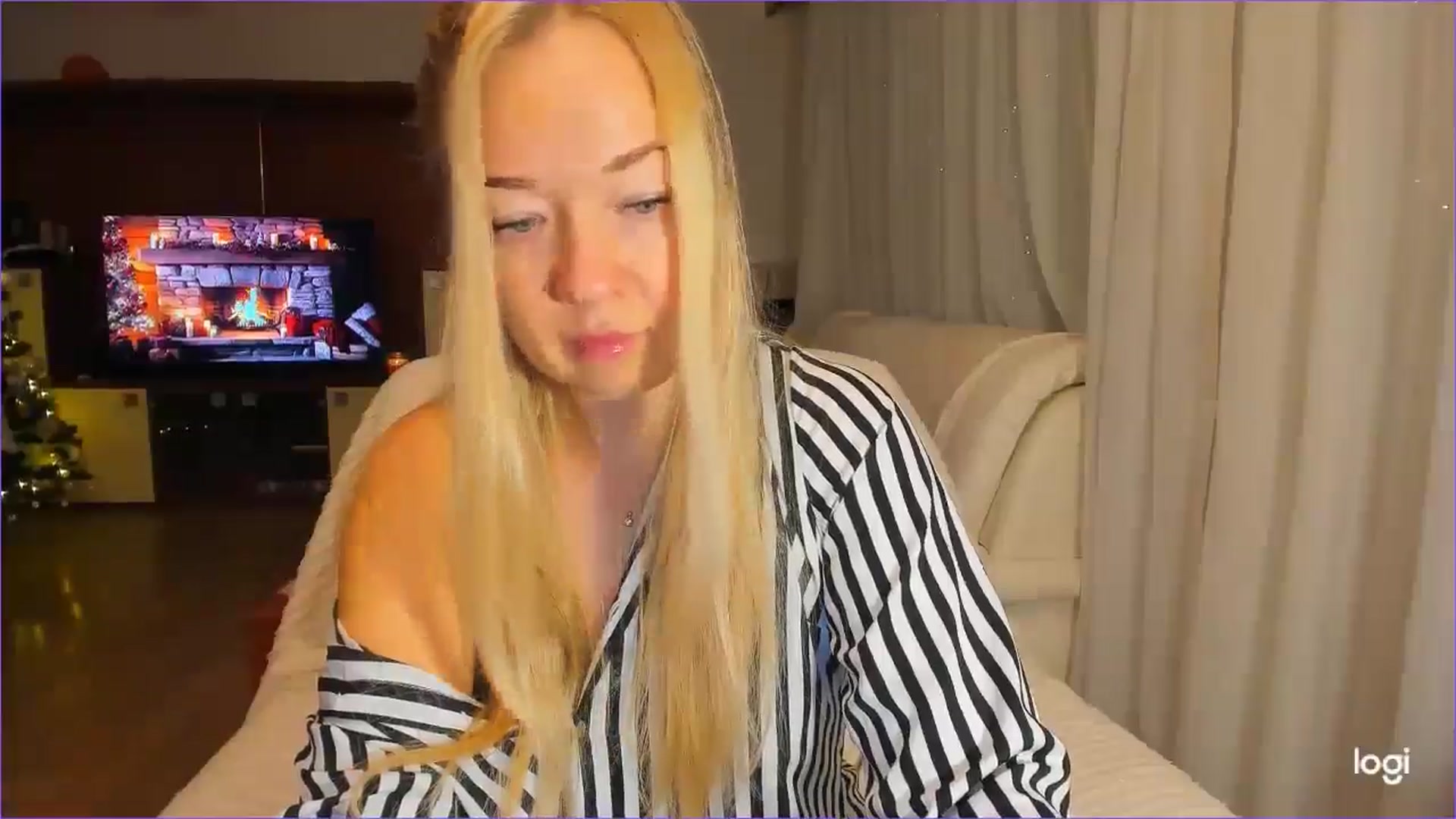 Gallery image thumbnail from FlamingoDream's myfreecams stream on, 12/12/2024, 21:44 image 20 of 20