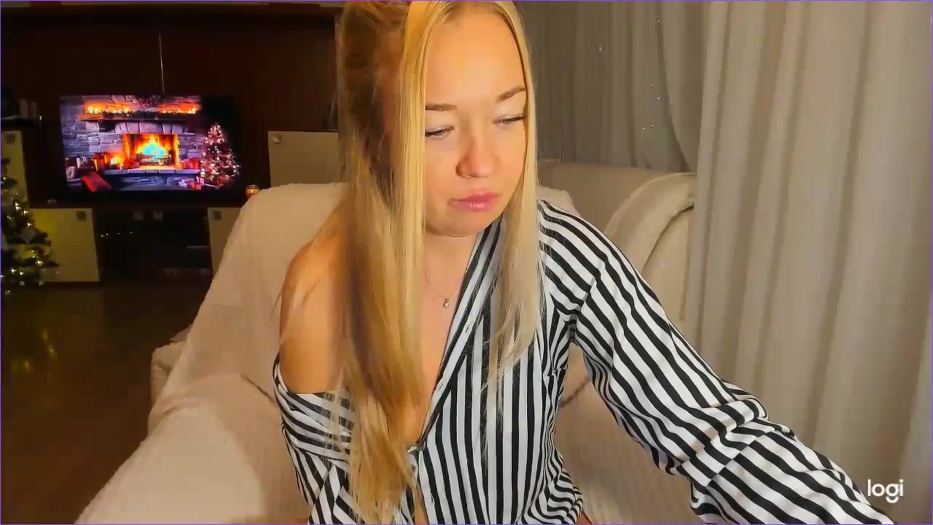 Gallery image thumbnail from FlamingoDream's myfreecams stream on, 12/12/2024, 23:21 image 20 of 20
