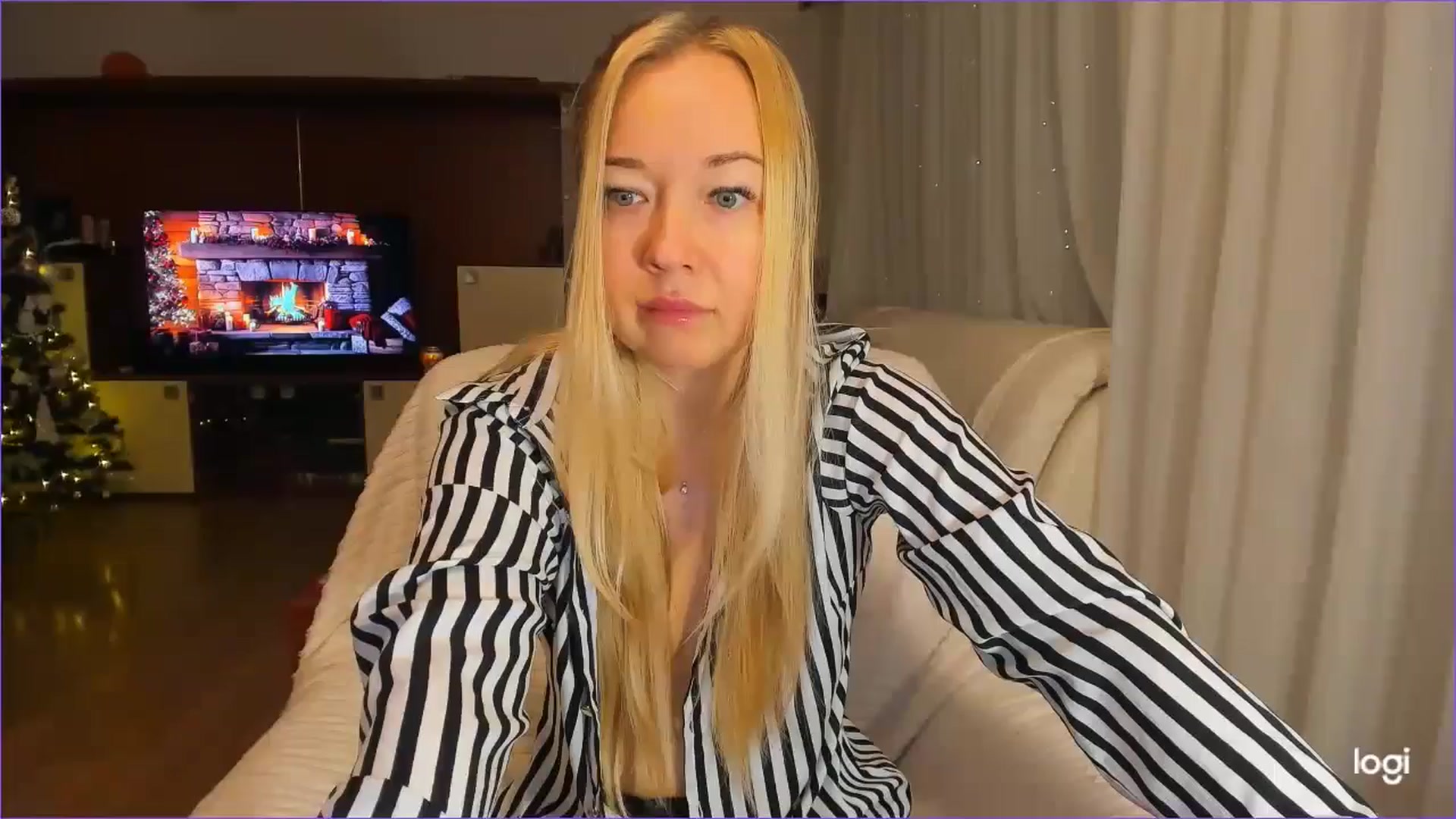 Gallery image thumbnail from FlamingoDream's myfreecams stream on, 12/12/2024, 23:21 image 1 of 20