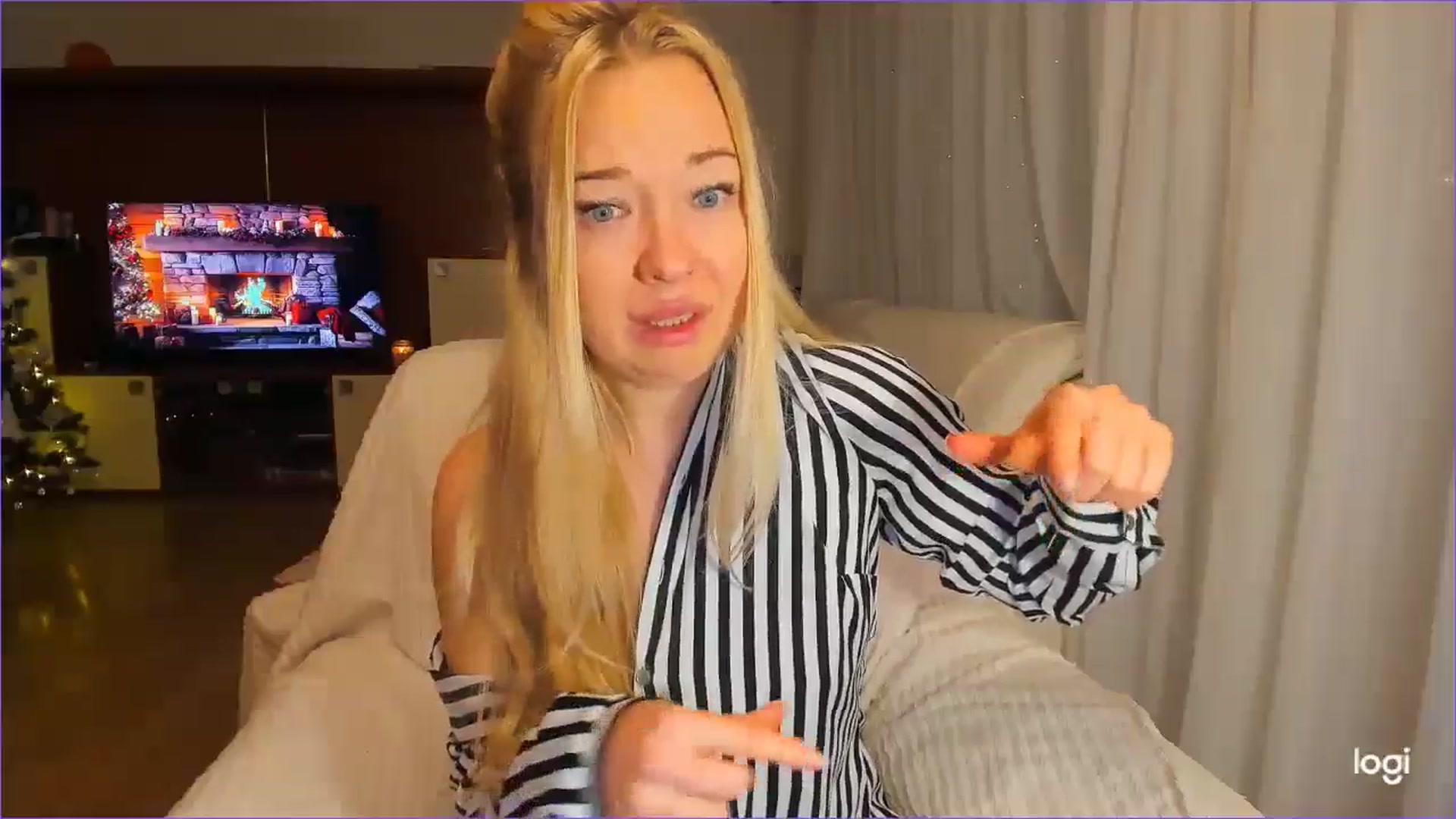 Gallery image thumbnail from FlamingoDream's myfreecams stream on, 12/13/2024, 02:21 image 2 of 20