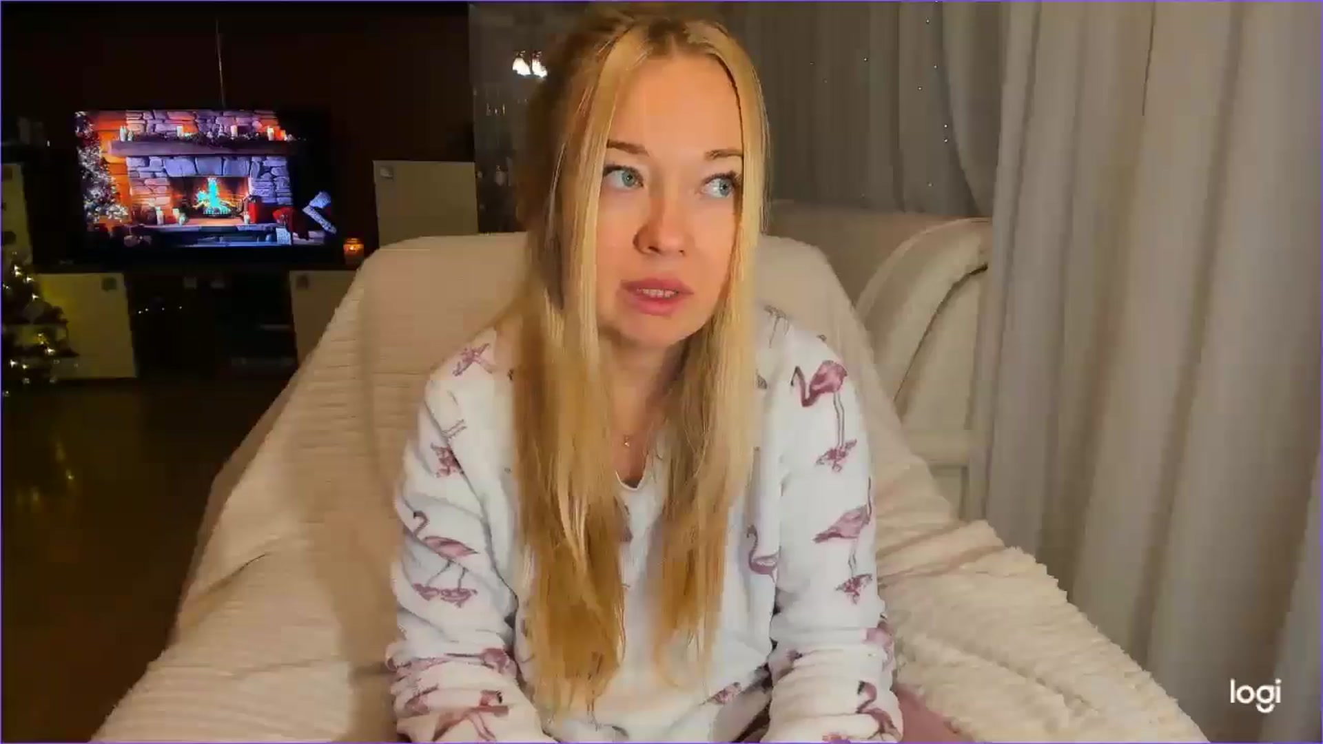 Gallery image thumbnail from FlamingoDream's myfreecams stream on, 12/13/2024, 02:51 image 11 of 20