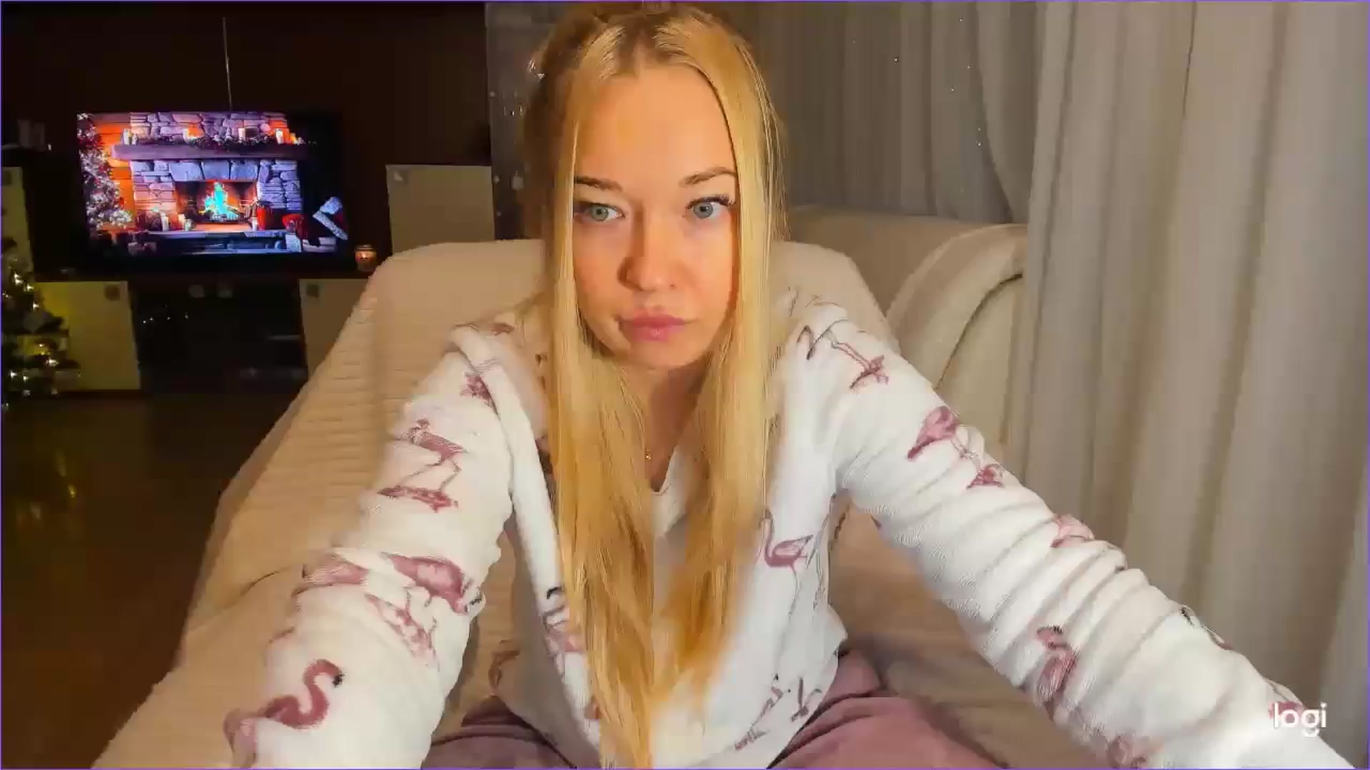 Gallery image thumbnail from FlamingoDream's myfreecams stream on, 12/13/2024, 02:51 image 9 of 20