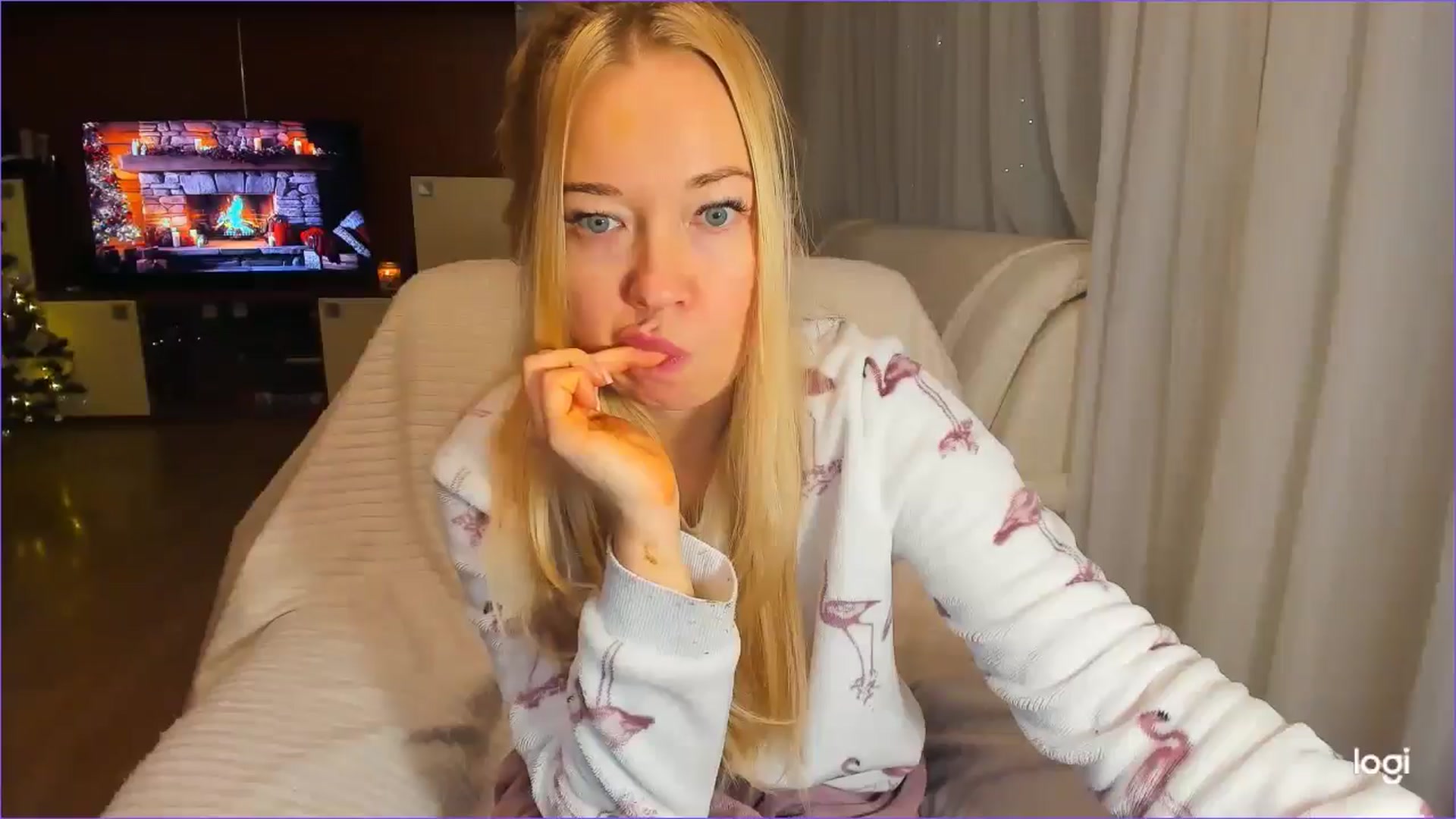 Gallery image thumbnail from FlamingoDream's myfreecams stream on, 12/13/2024, 02:51 image 14 of 20
