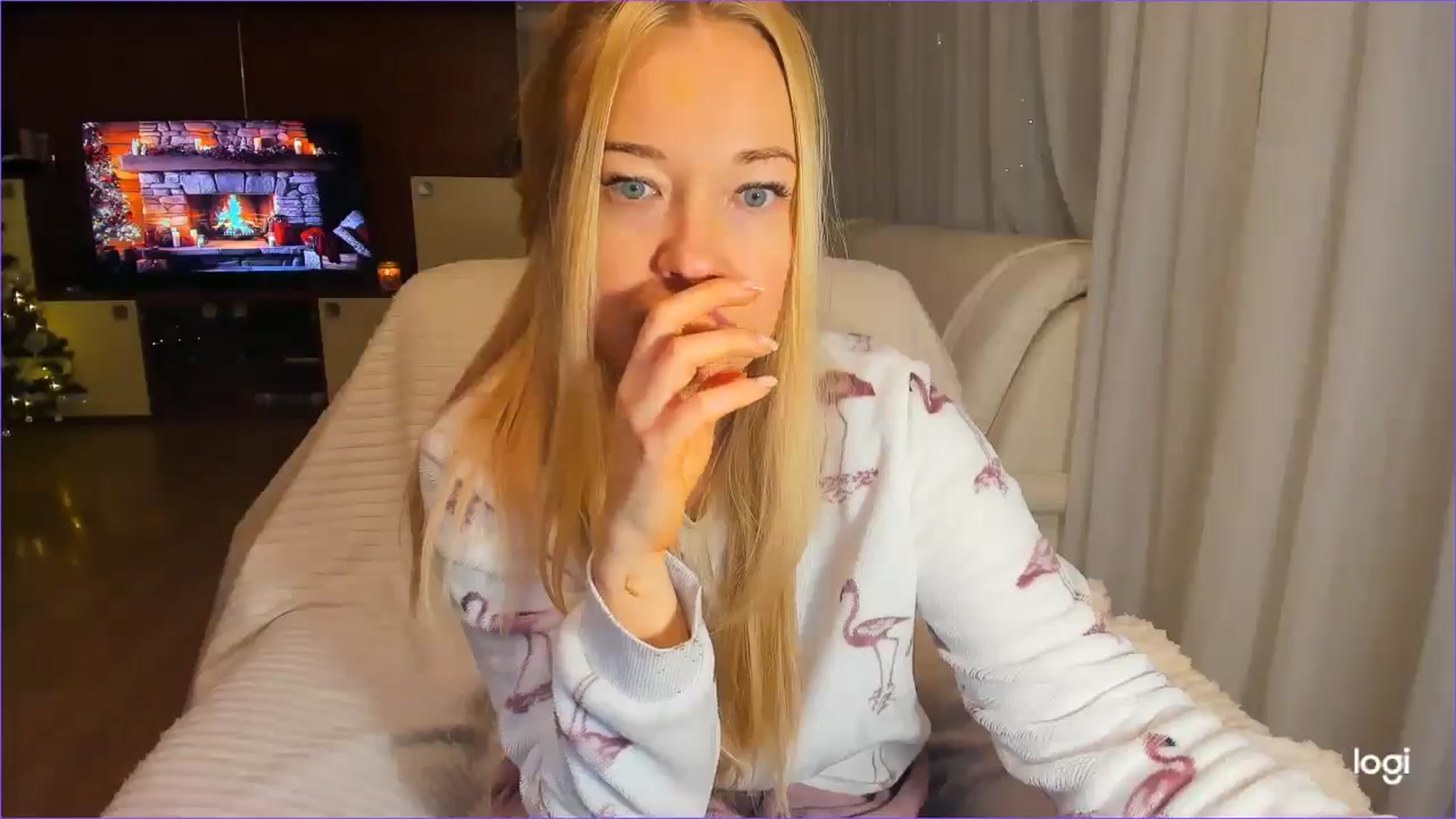 Gallery image thumbnail from FlamingoDream's myfreecams stream on, 12/13/2024, 02:51 image 13 of 20