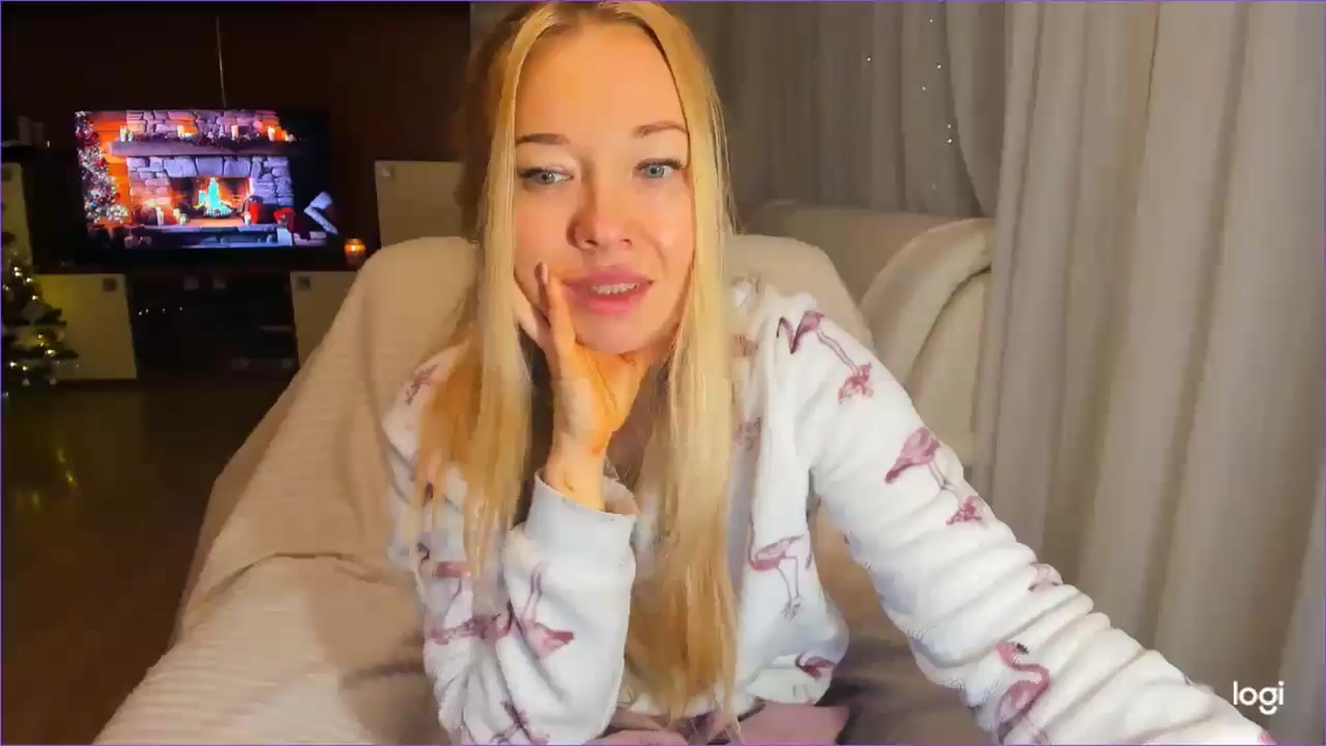 Gallery image thumbnail from FlamingoDream's myfreecams stream on, 12/13/2024, 02:51 image 18 of 20