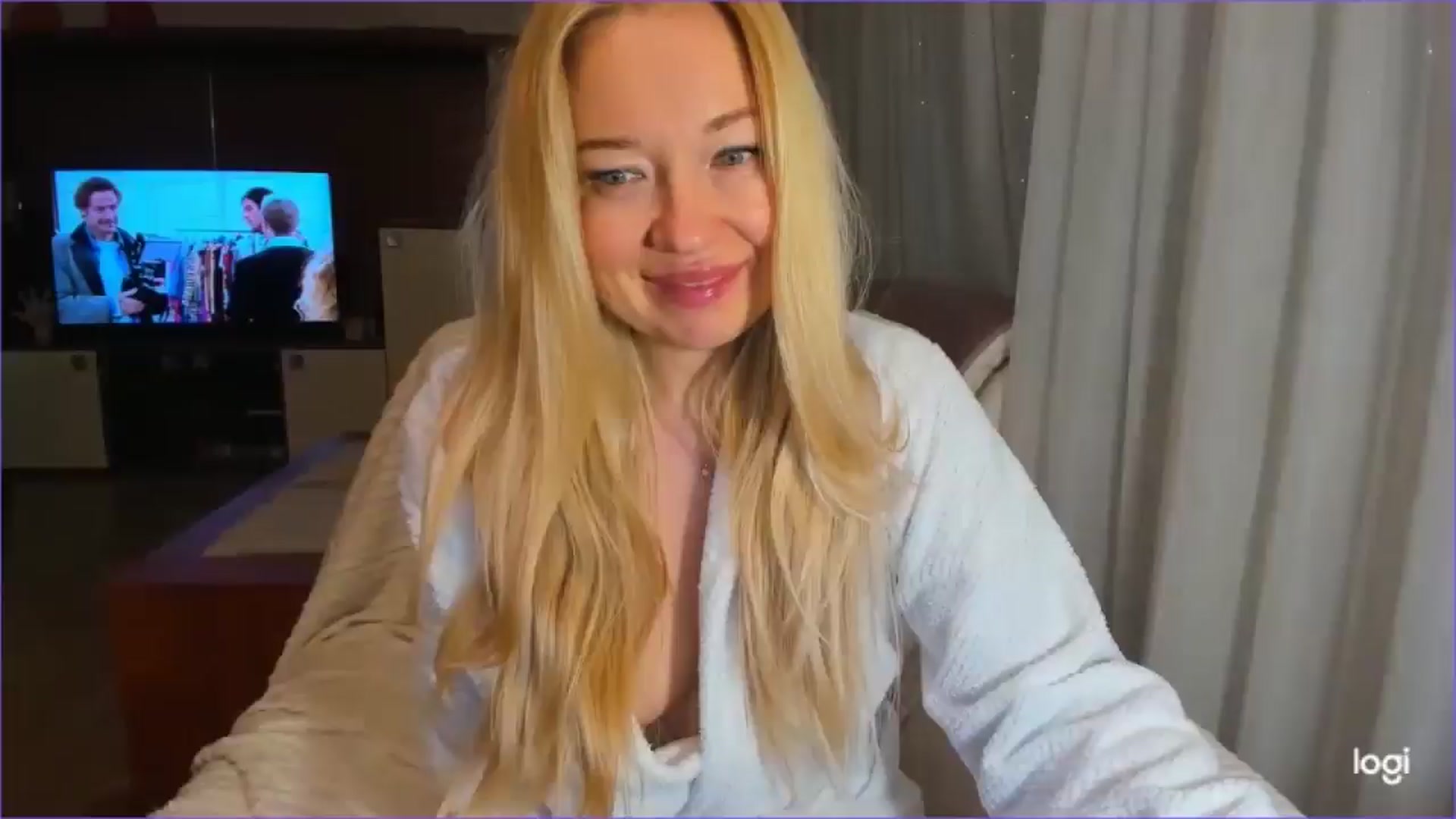Gallery image thumbnail from FlamingoDream's myfreecams stream on, 12/18/2024, 03:40 image 1 of 20