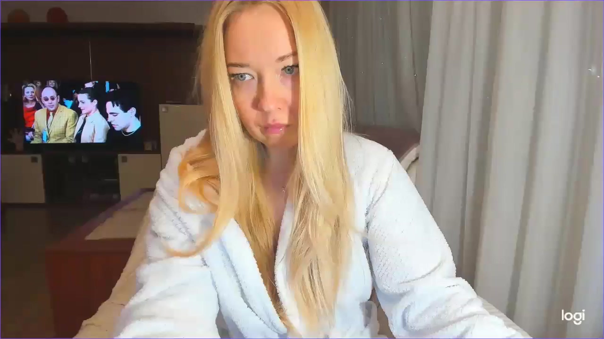 Gallery image thumbnail from FlamingoDream's myfreecams stream on, 12/18/2024, 03:40 image 4 of 20