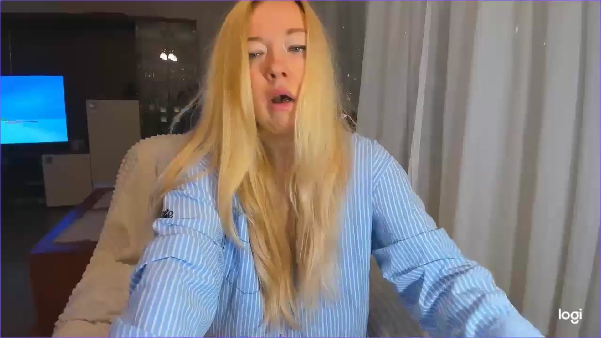 Gallery image thumbnail from FlamingoDream's myfreecams stream on, 12/18/2024, 22:01 image 3 of 20