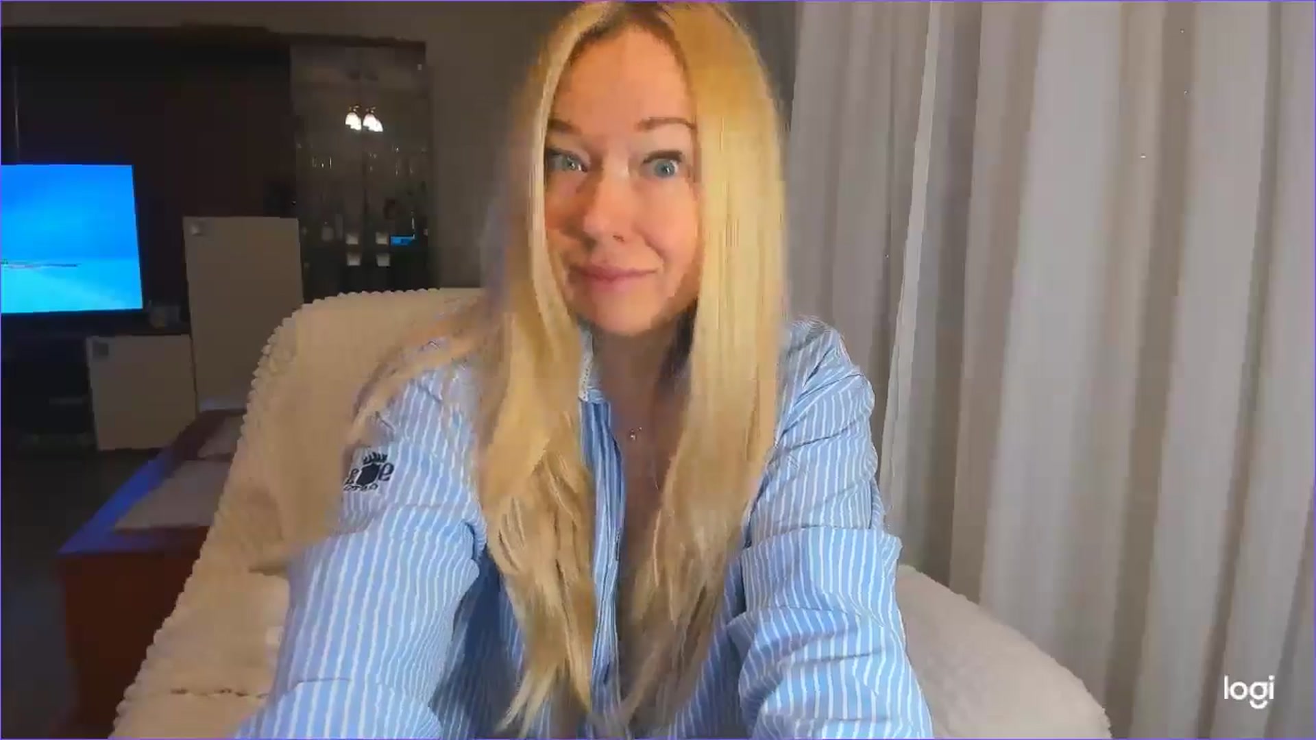 Gallery image thumbnail from FlamingoDream's myfreecams stream on, 12/18/2024, 22:01 image 10 of 20