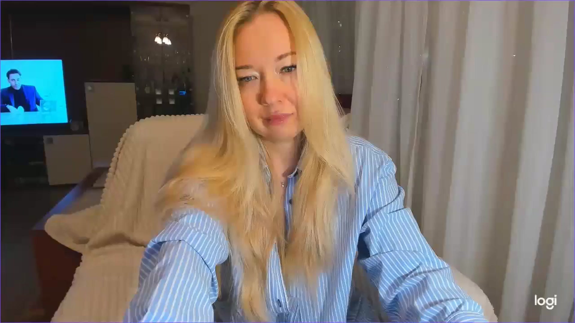 Gallery image thumbnail from FlamingoDream's myfreecams stream on, 12/19/2024, 02:49 image 1 of 20